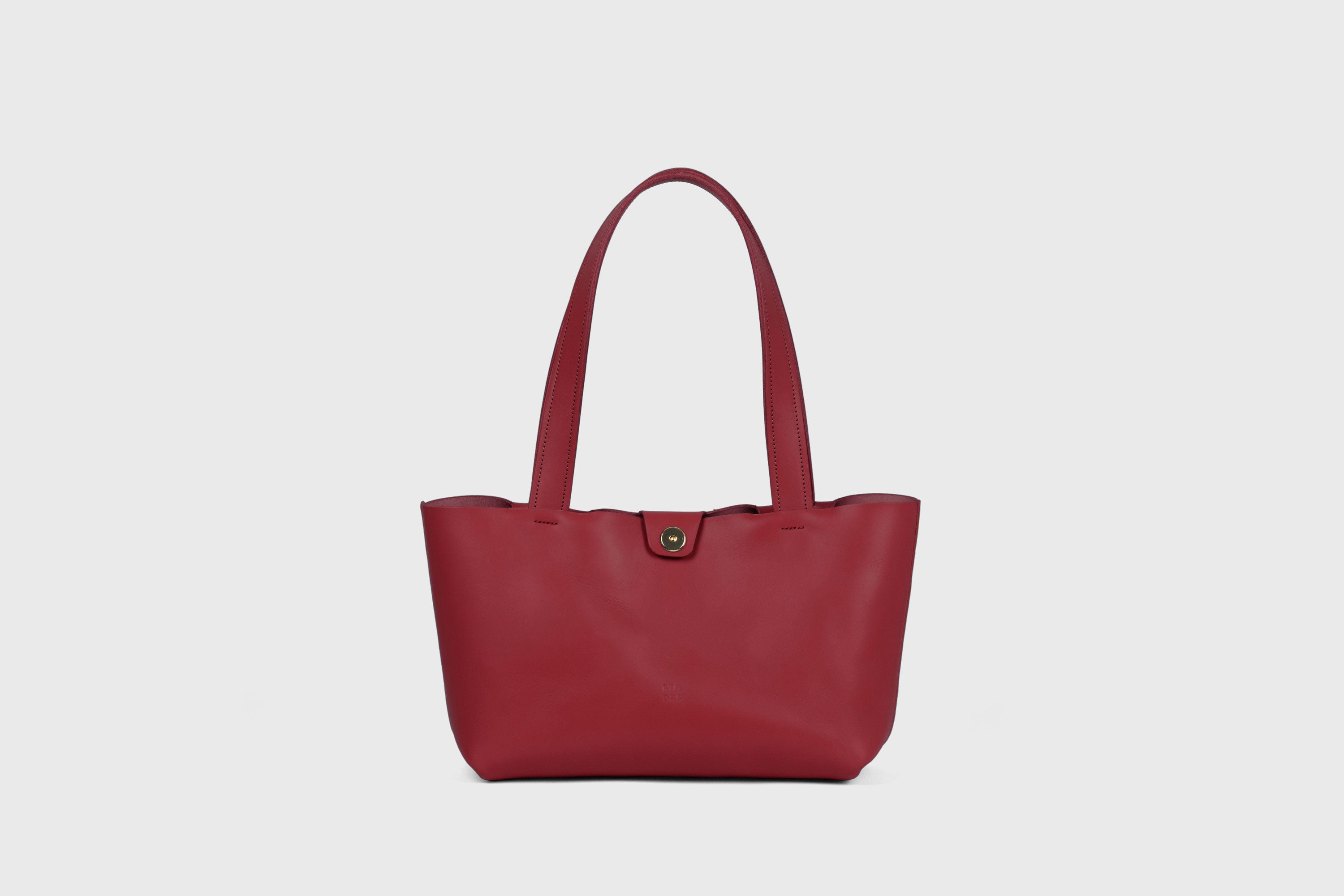 Karin Tote Bag Small Premium Leather Red Color Magnetic Closure Minimalist Design Atelier Madre Manuel Dreesmann Barcelona Spain