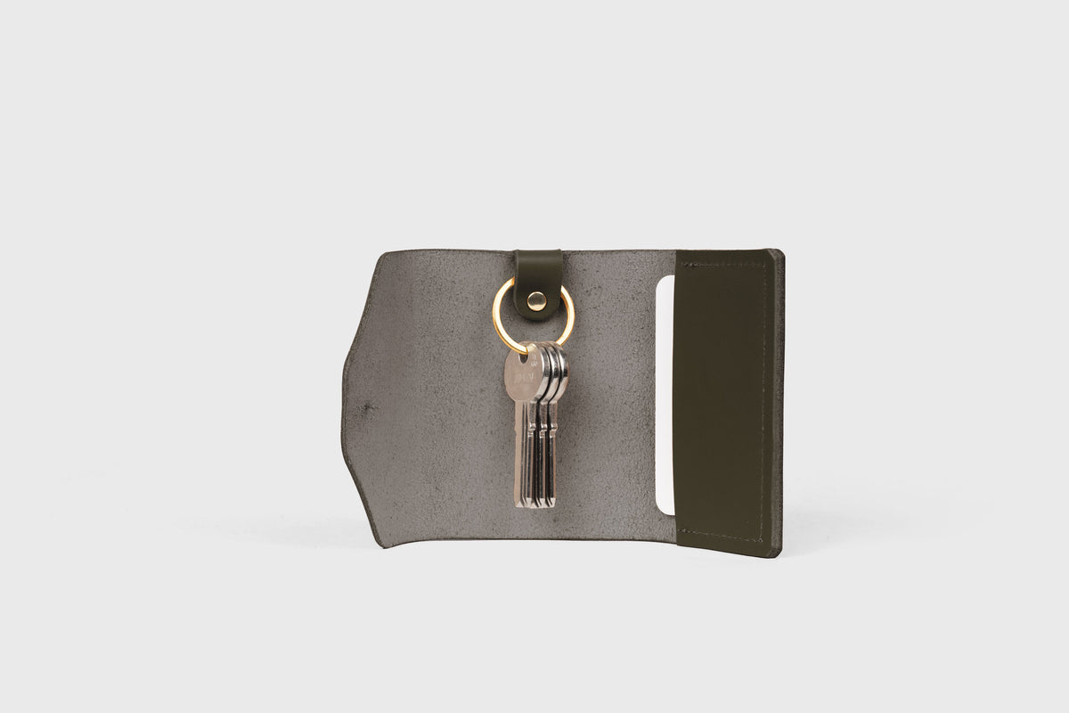 Key And Card Wallet Leather Olive Green Atelier Madre Manuel Dreesmann Barcelona Spain 2