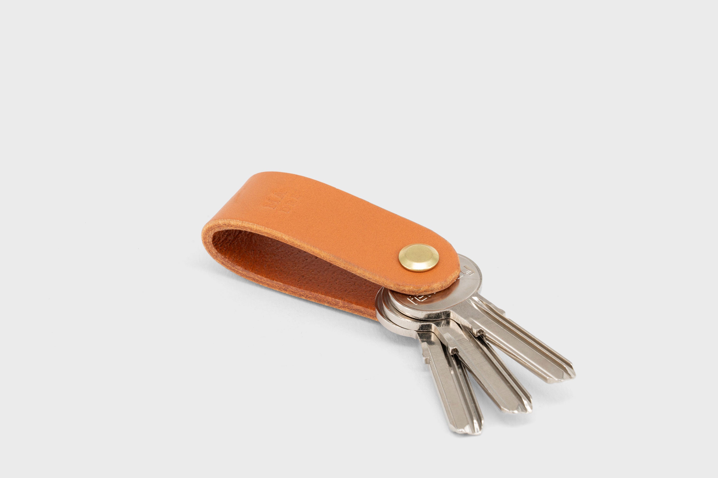 Key Ring Holder Case Brown Leather Minimalist Design Premium Quality Atelier Madre Manuel Dreesmann Barcelona Spain