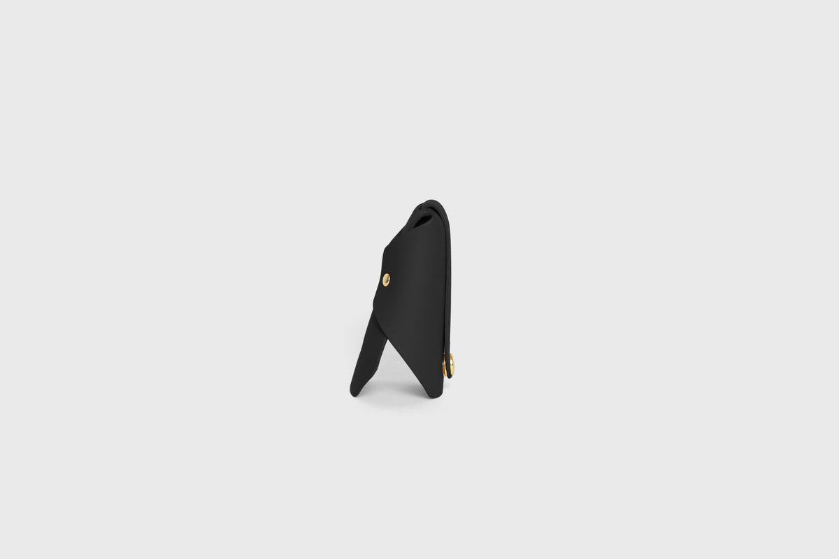 Key Pouch Leather Black Colour Leather Vegetable Tanned Modern Minimal Design Premium Quality Atelier Madre Manuel Dreesmann Barcelona 3