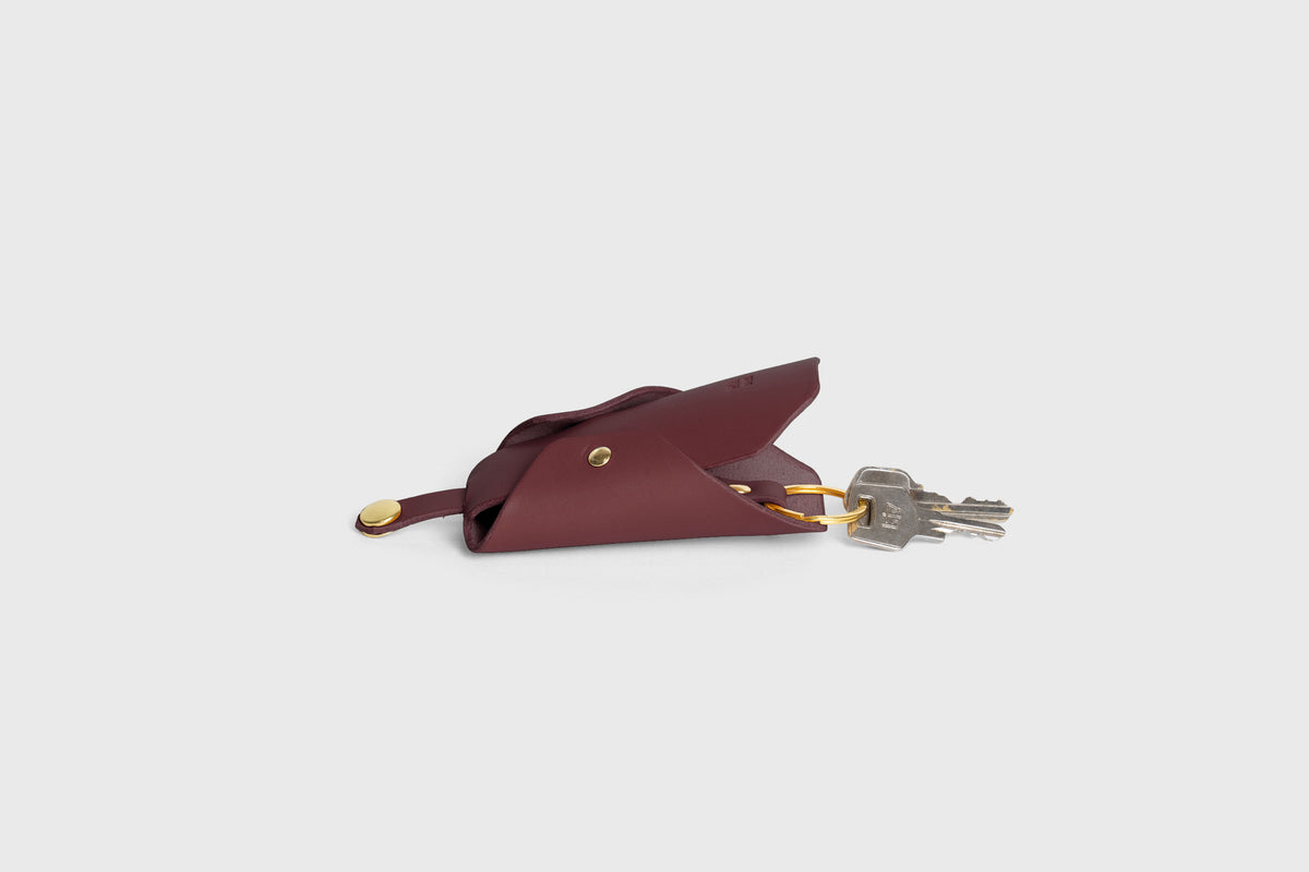 Key Pouch Leather Burgundy Colour Leather Vegetable Tanned Modern Minimal Design Premium Quality Atelier Madre Manuel Dreesmann Barcelona 5