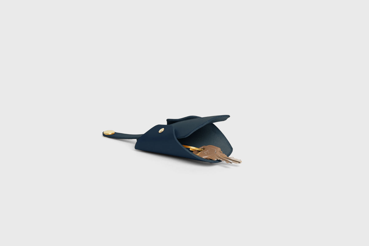 Key Pouch Leather Marine Blue Colour Leather Vegetable Tanned Modern Minimal Design Premium Quality Atelier Madre Manuel Dreesmann Barcelona 2