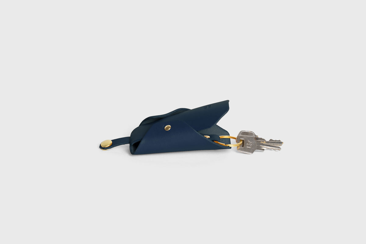 Key Pouch Leather Marine Blue Colour Leather Vegetable Tanned Modern Minimal Design Premium Quality Atelier Madre Manuel Dreesmann Barcelona 5