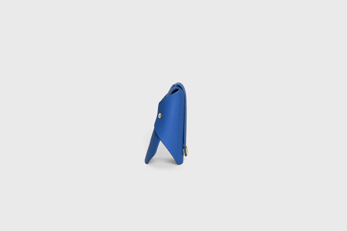 Key Pouch Leather Royal Blue Colour Leather Vegetable Tanned Modern Minimal Design Premium Quality Atelier Madre Manuel Dreesmann Barcelona 3