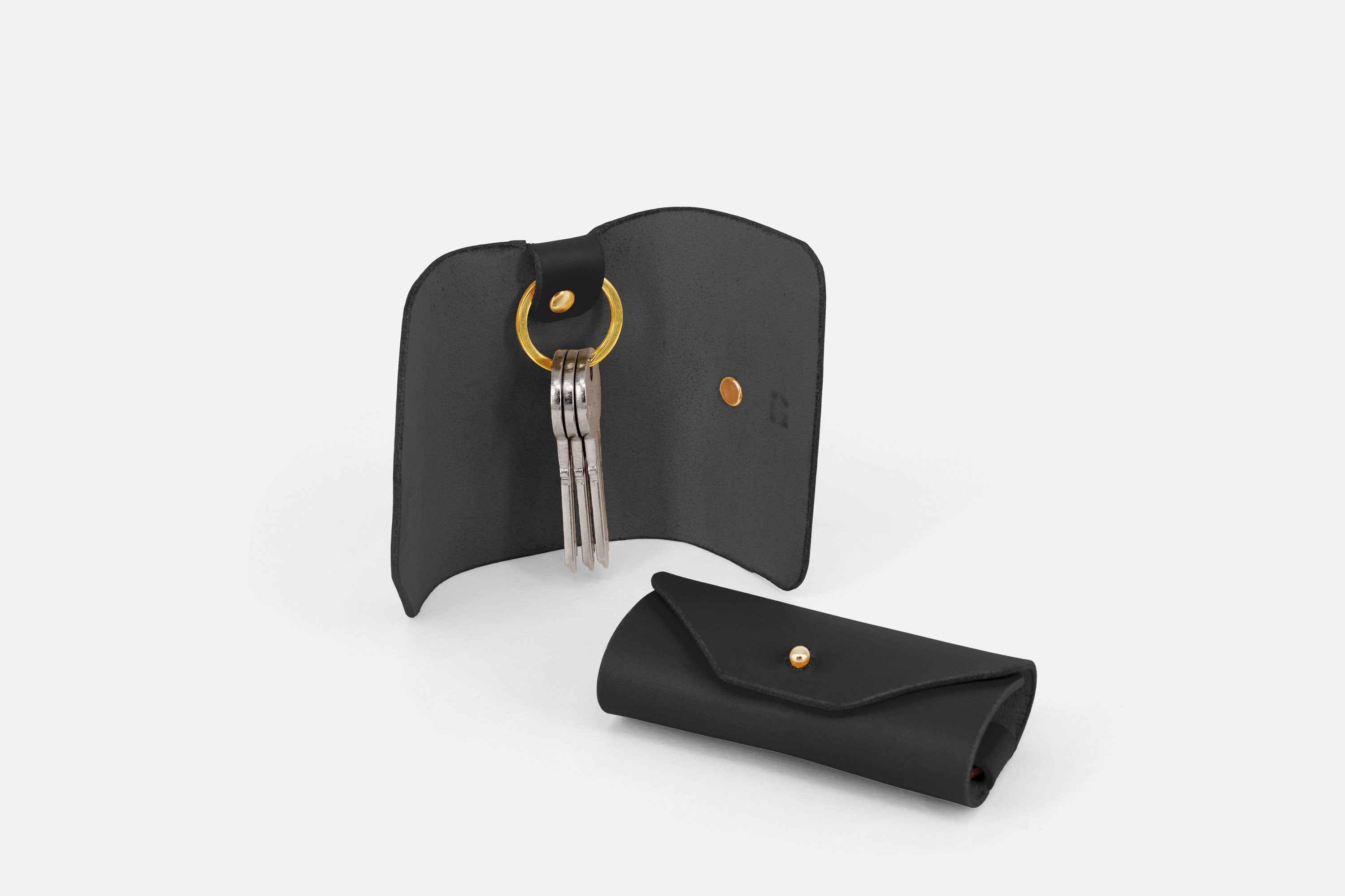 Key Wallet Leather Black Color Minimalistic Design Atelier Madre Manuel Dreesmann Barcelona Spain