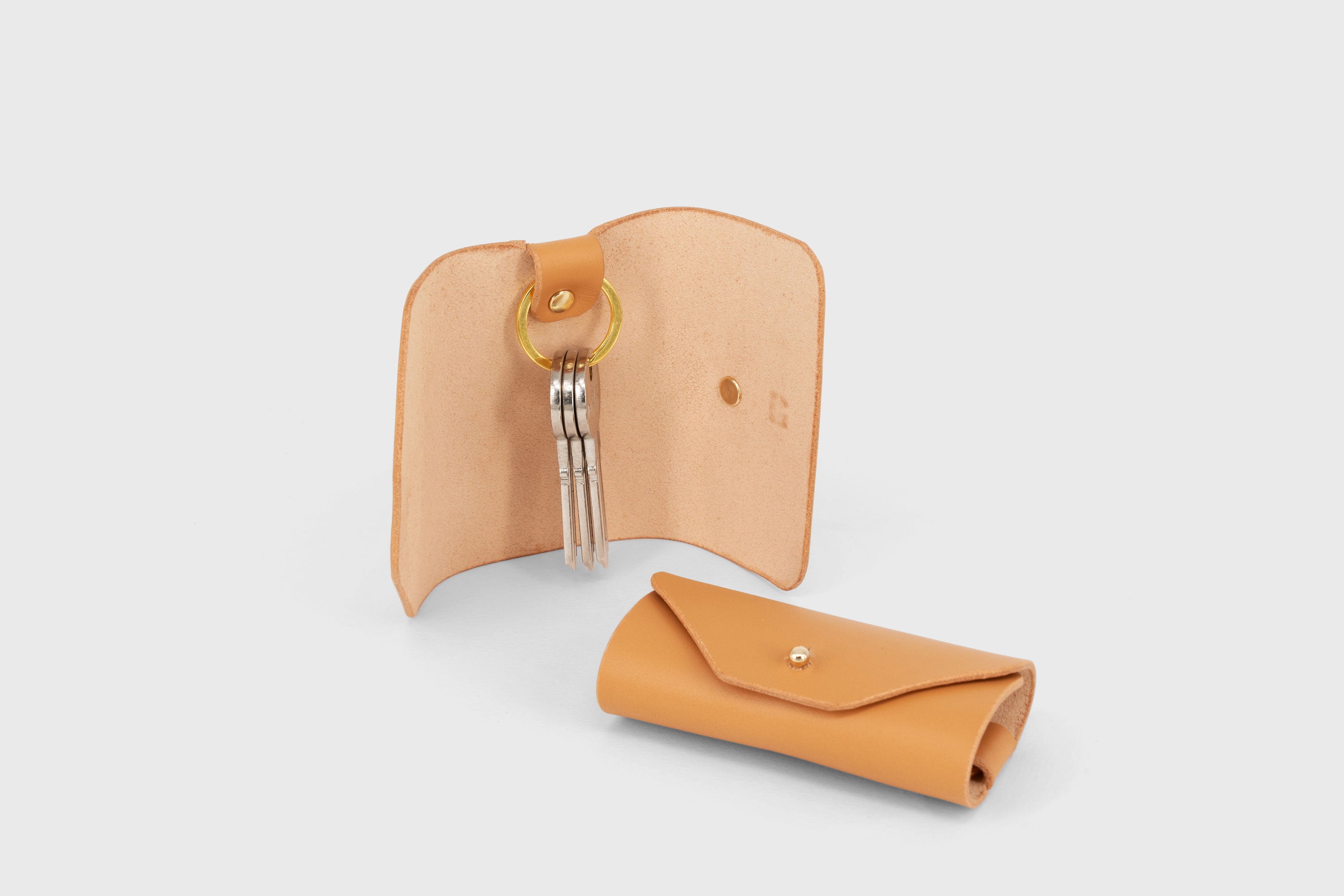 Key Wallet Leather Brown Keyring Minimal Modern Design Atelier Madre Manuel Dreesmann Barcelona