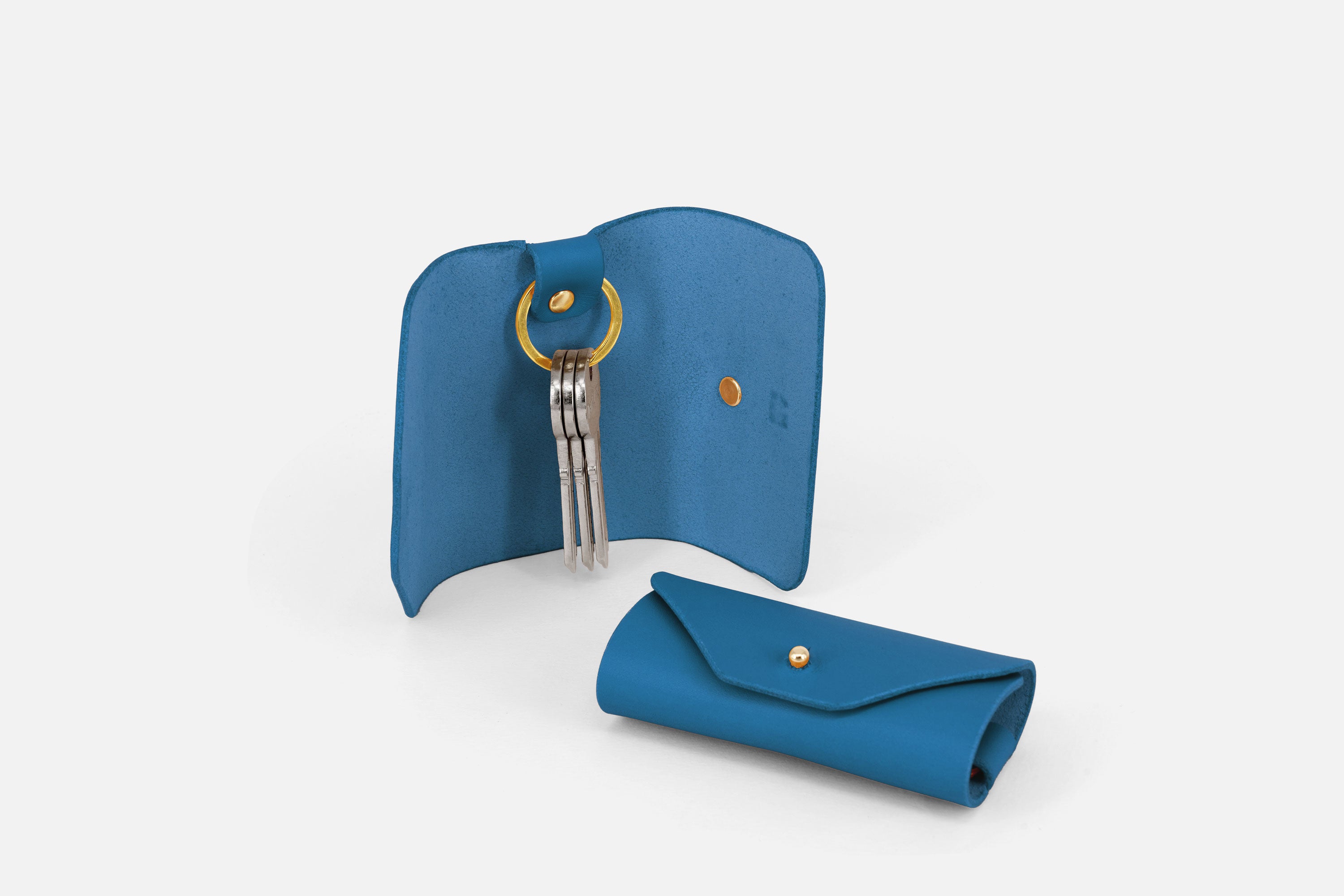 Key Wallet Leather Royal Blue Color Minimalistic Design Atelier Madre Manuel Dreesmann Barcelona Spain