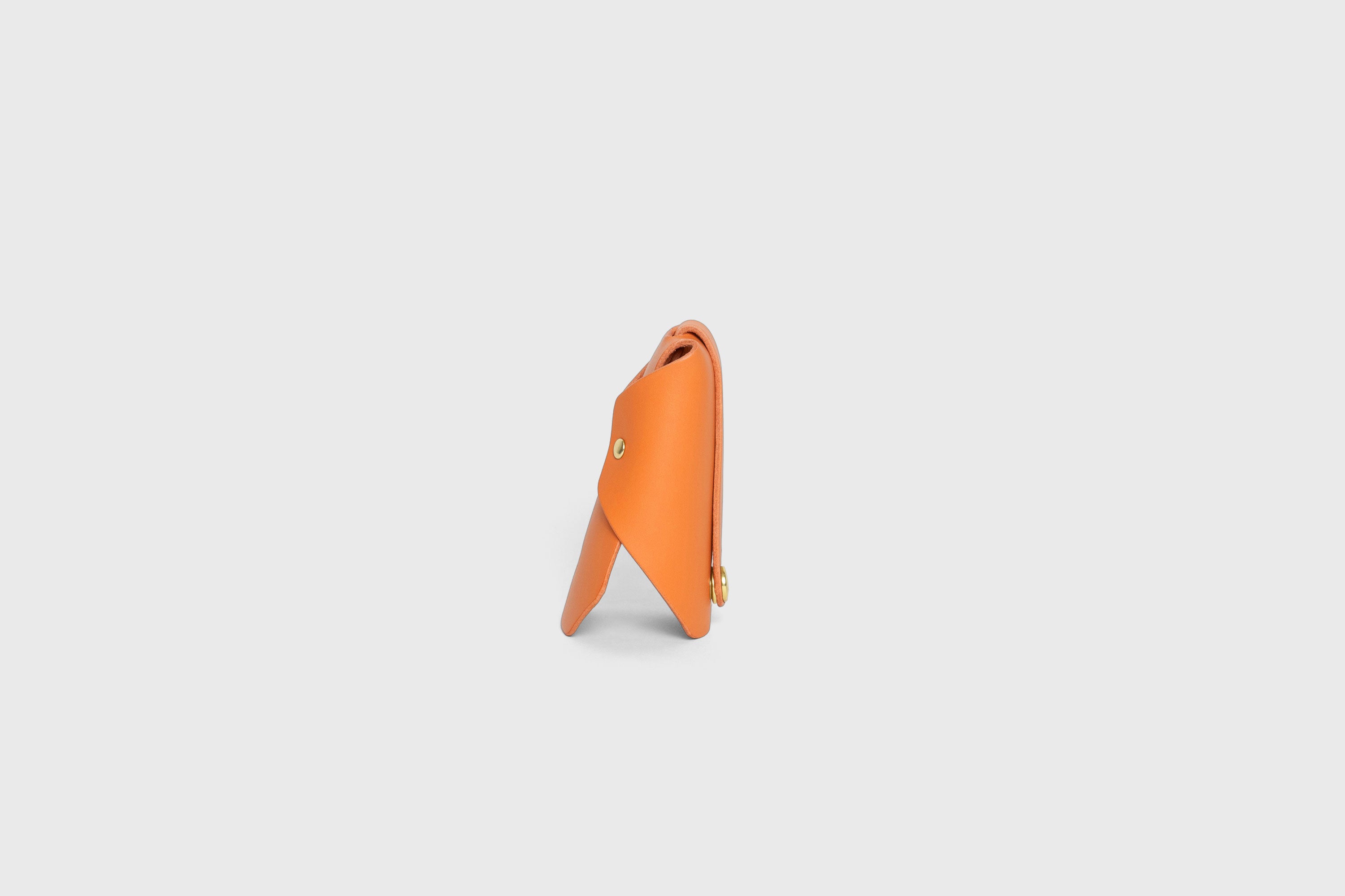 Key Pouch Case Sleeve Pocket Orange Color Leather Minimalistic Modern Design Premium Quality Full Grain Vegetable Tanned Leather Handmade Luxury Atelier Madre Manuel Dreesmann Barcelona Spain