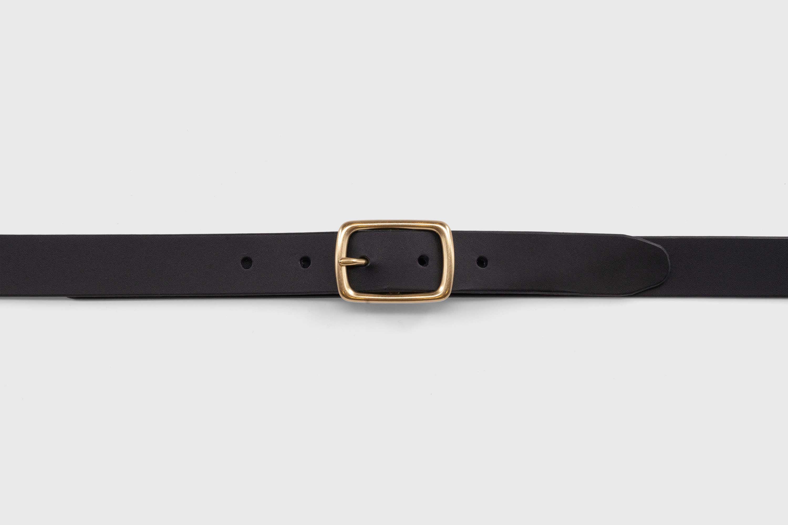 Leather Belt Small Ata Solid Brass Buckle Black vegetable tanned full grain leather Minimalist Design Atelier Madre Manuel Dreesmann Barcelona