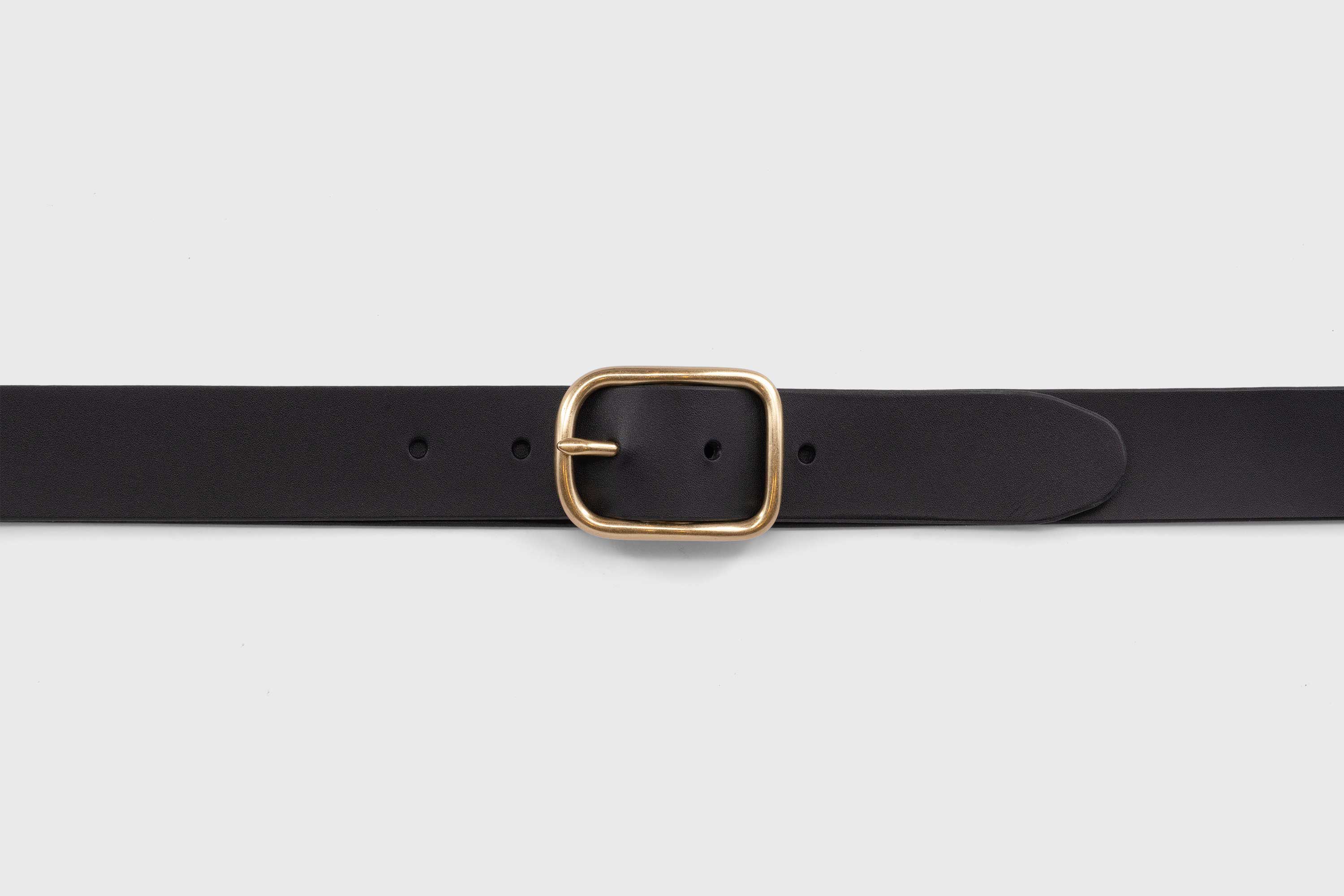 Leather Belt Rio Solid Brass Buckle Black vegetable tanned full grain leather Minimalist Design Atelier Madre Manuel Dreesmann Barcelona