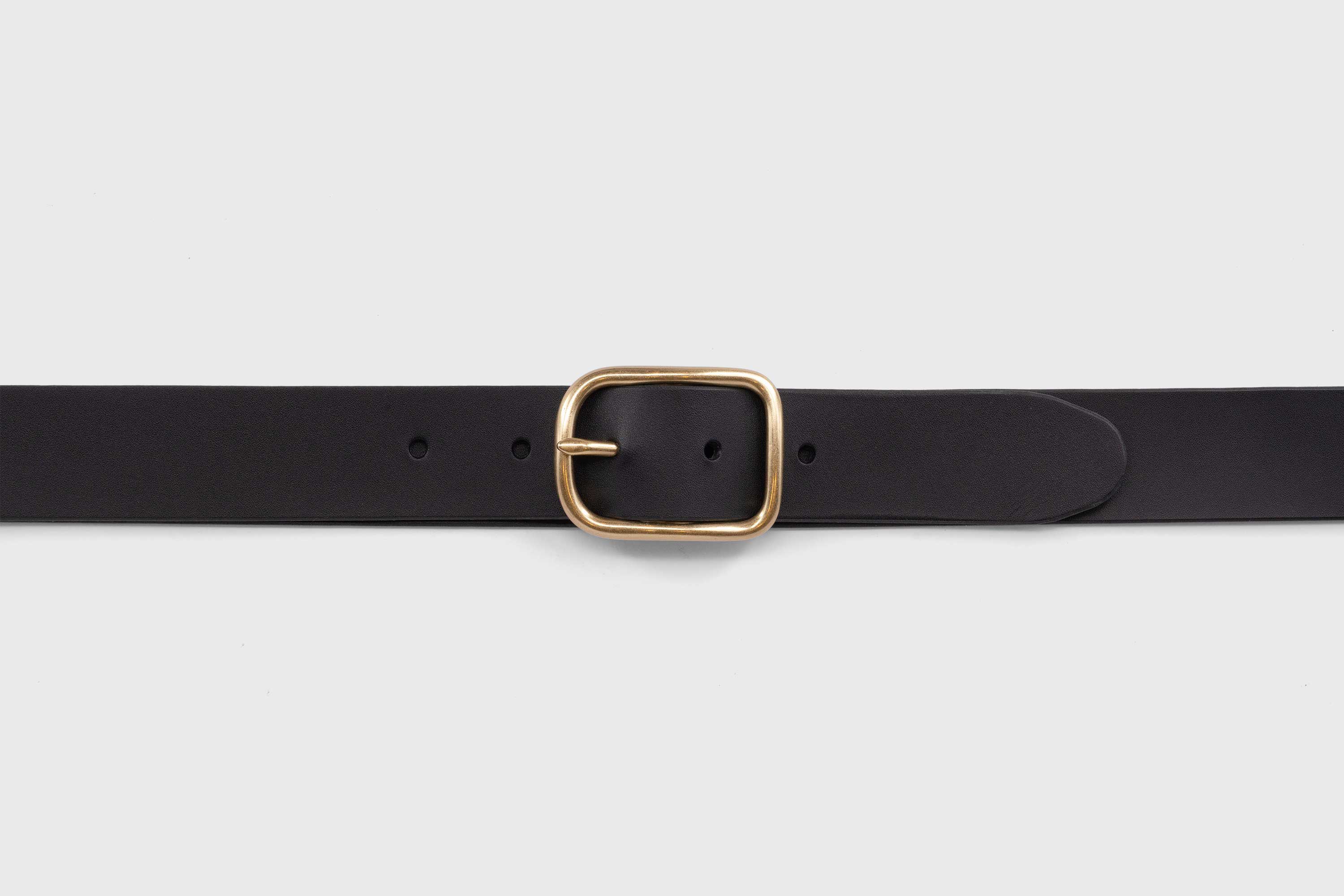 Leather Belt Rio Solid Brass Buckle Black vegetable  tanned full grain leather Minimalist Design Atelier Madre Manuel Dreesmann Barcelona