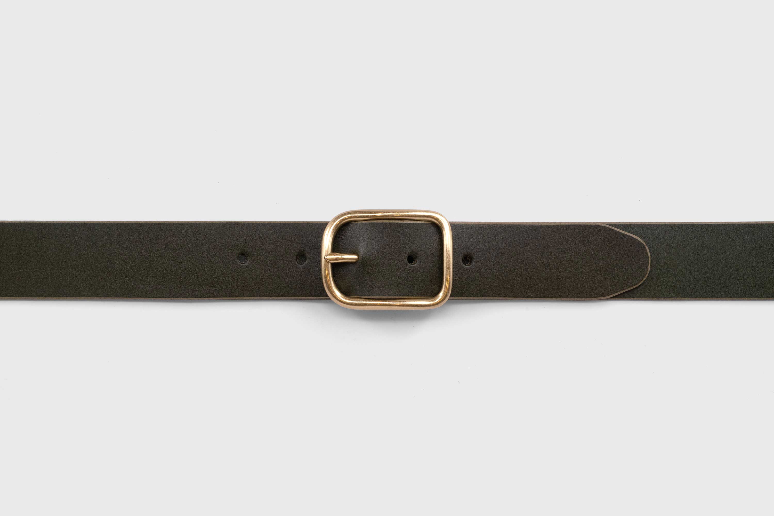 Leather Belt Rio Solid Brass Buckle Olive Green vegetable tanned full grain leather Minimalist Design Atelier Madre Manuel Dreesmann Barcelona