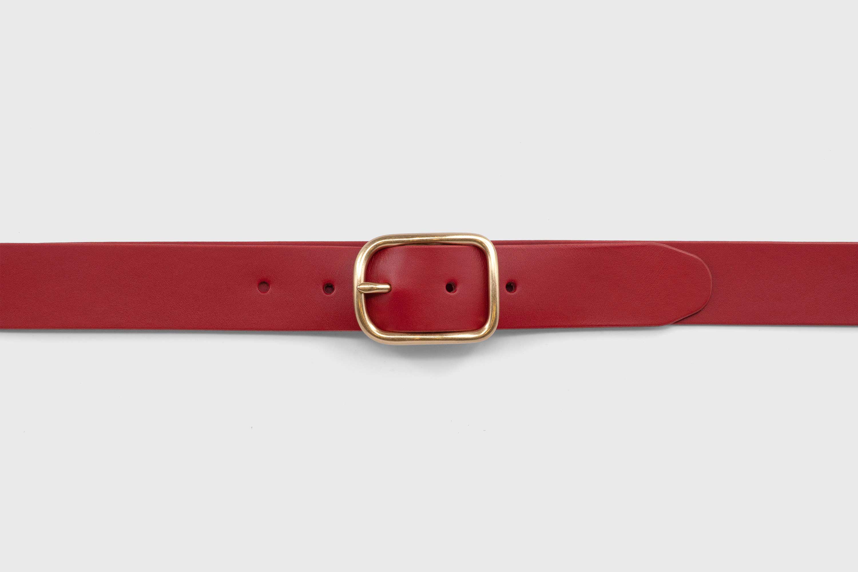 Leather Belt Rio Solid Brass Buckle Red vegetable tanned full grain leather Minimalist Design Atelier Madre Manuel Dreesmann Barcelona
