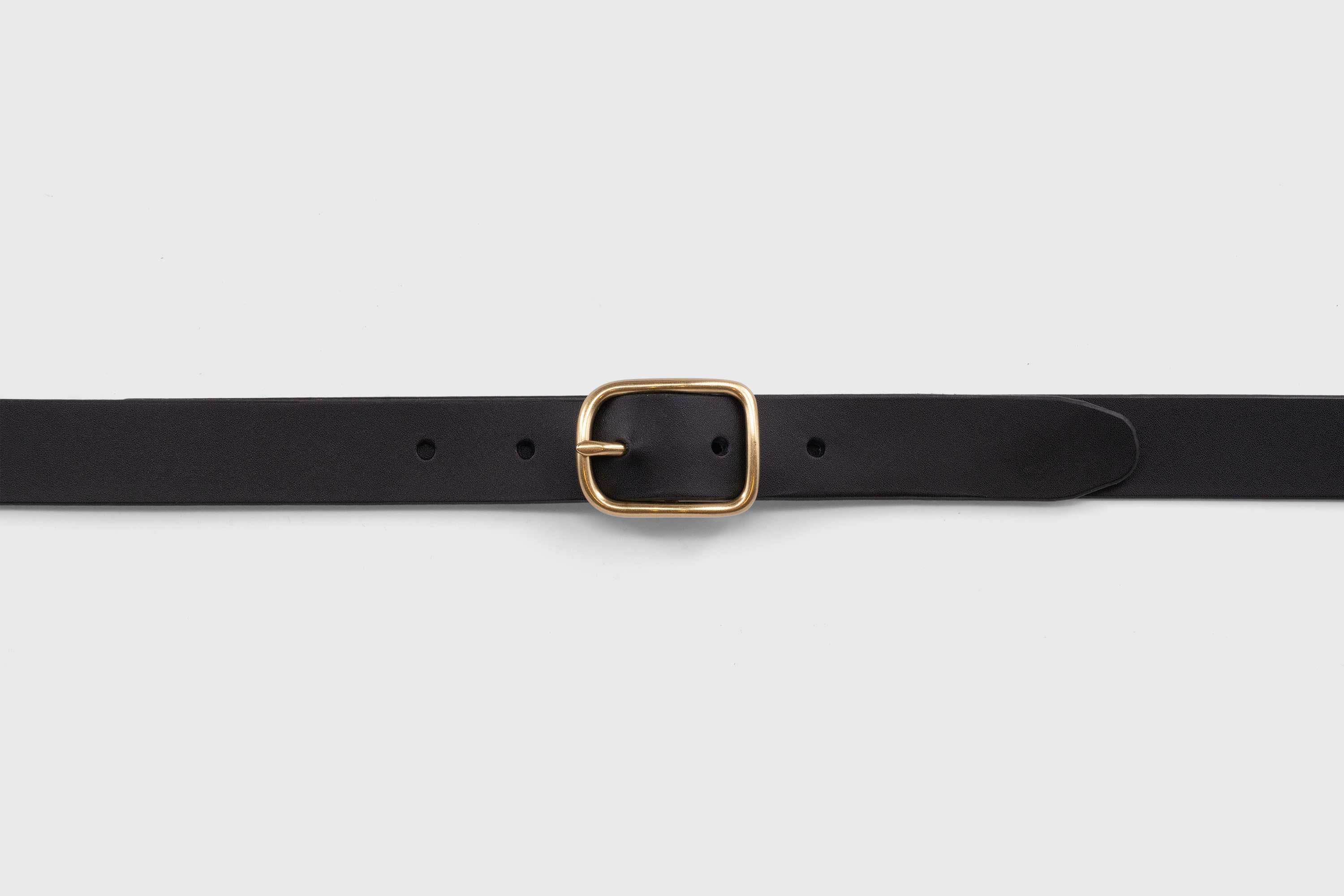 Leather Belt Small Rio Solid Brass Buckle Black vegetable tanned full grain leather Minimalist Design Atelier Madre Manuel Dreesmann Barcelona