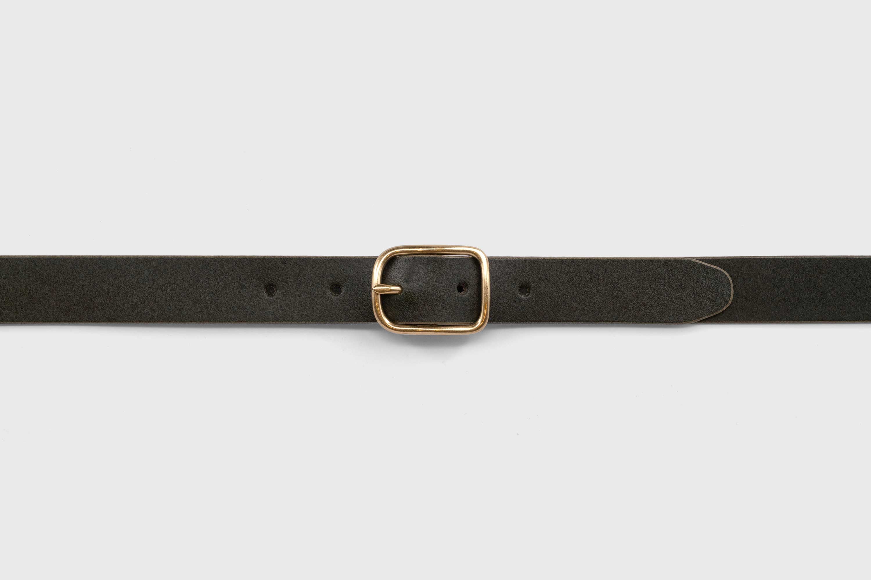 Leather Belt Small Rio Solid Brass Buckle Olive Green vegetable tanned full grain leather Minimalist Design Atelier Madre Manuel Dreesmann Barcelona
