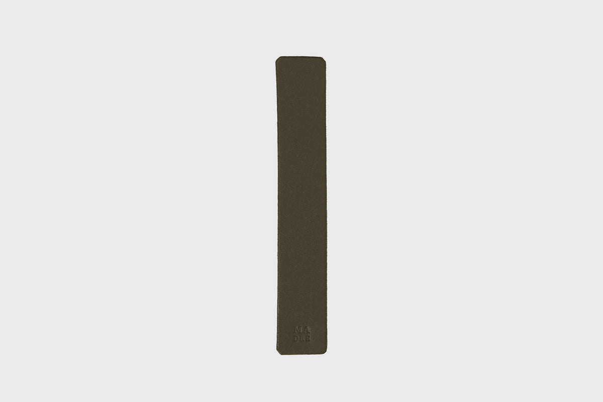 Leather Bookmark Olive Green Color Minimalistic Design Atelier Madre Manuel Dreesmann Barcelona 1