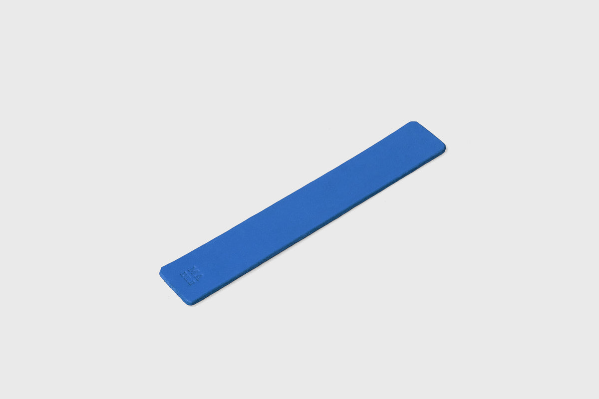 Leather Bookmark Royal Blue Color Minimalistic Design Atelier Madre Manuel Dreesmann Barcelona 2