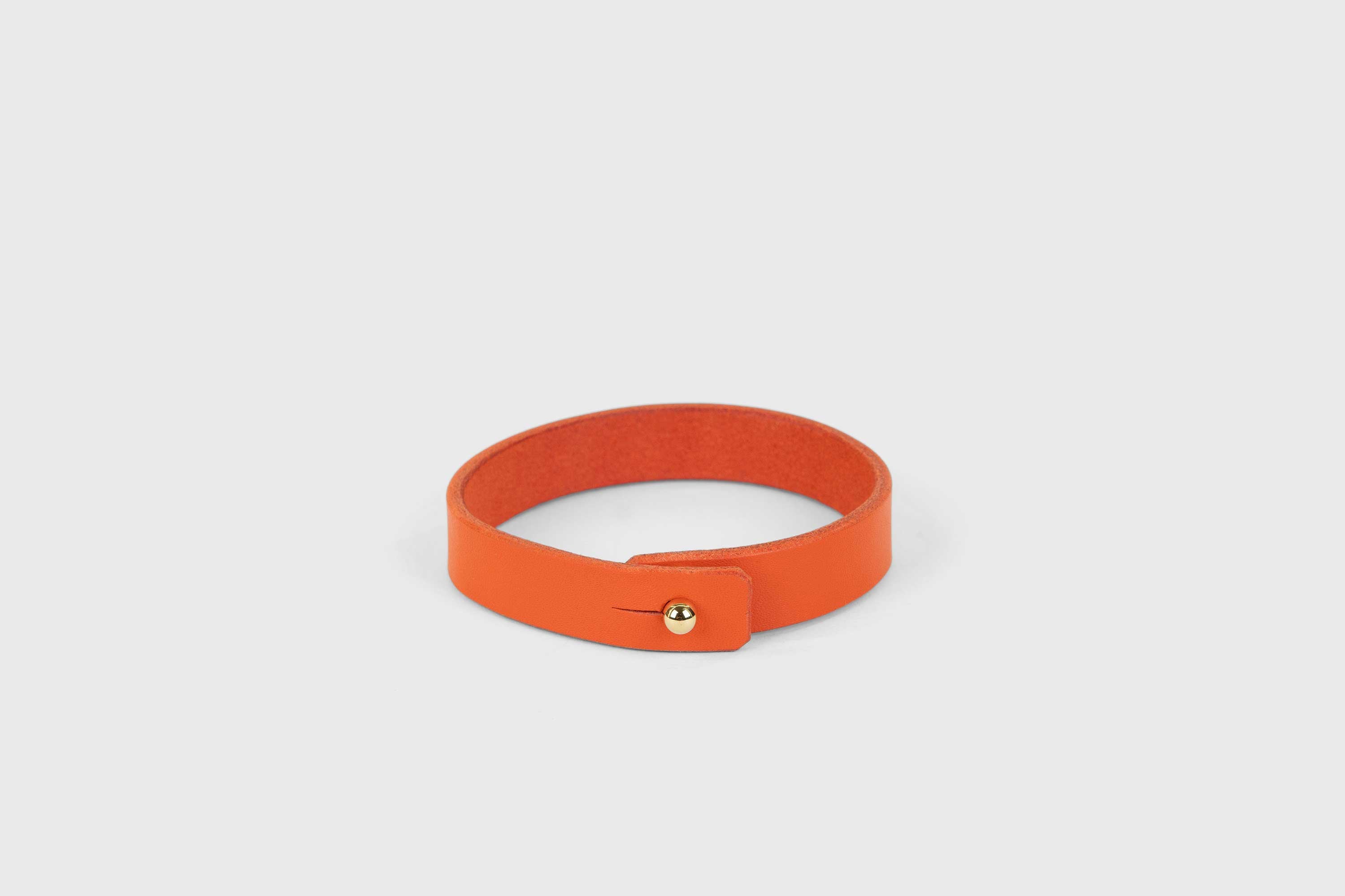 Leather Bracelet Orange Full Grain Leather Vegetable Tanned Premium Gold Handcrafted Minimalistic Design Atelier Madre Manuel Dreesmannn Barcelona