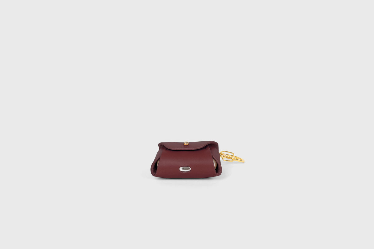 Leather Case Airpods Burgundy Coloured Pro 1 and 2 generation Atelier Madre Manuel Dreesmann Barcelona 5