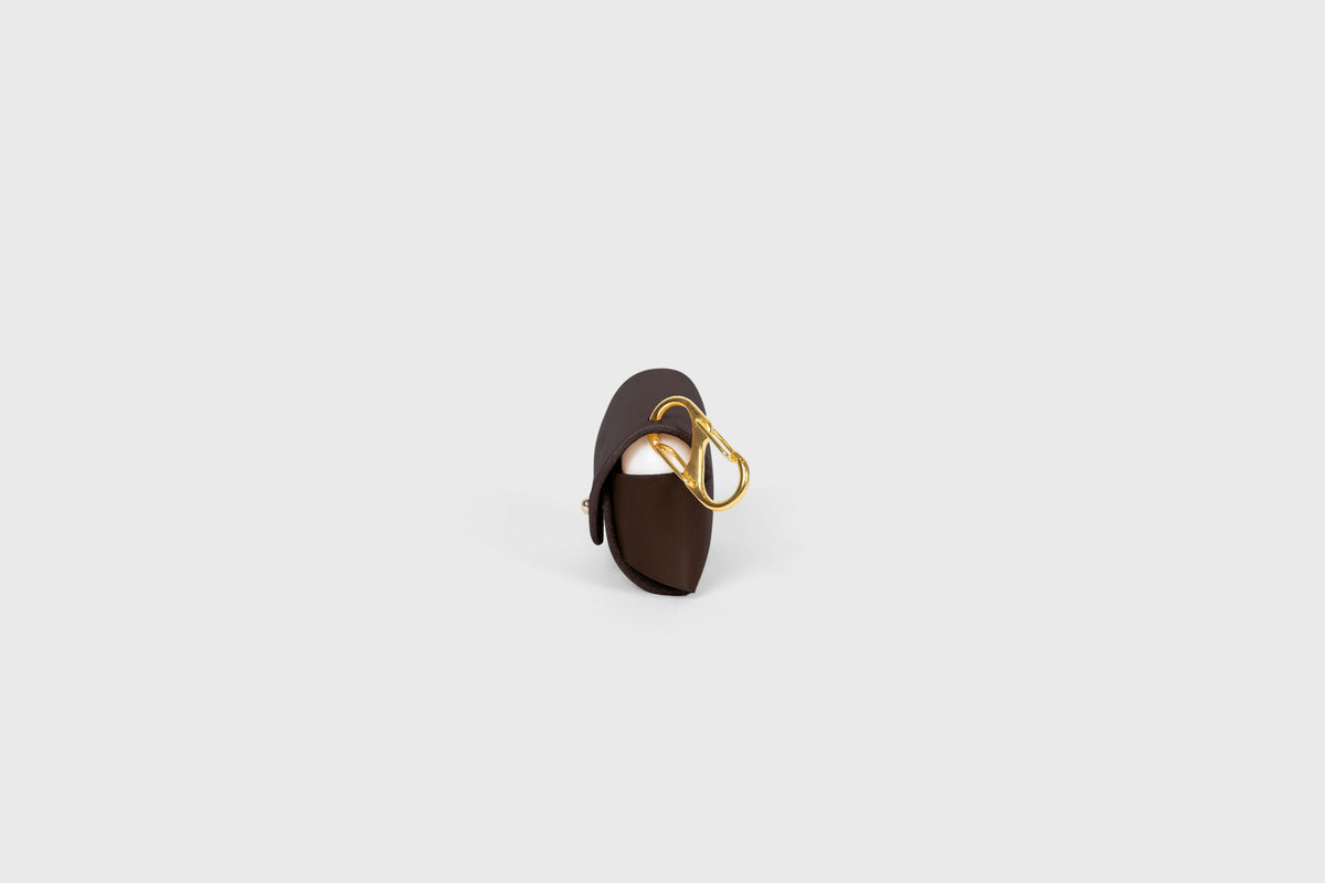 Leather Case Airpods Chocolate Brown Coloured Pro 1 and 2 generation Atelier Madre Manuel Dreesmann Barcelona 6