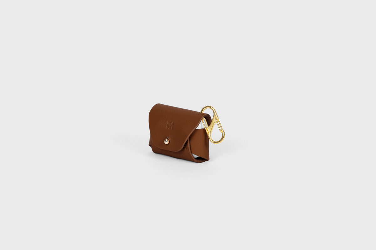 Leather Case Airpods Dark Brown Coloured Pro 1 and 2 generation Atelier Madre Manuel Dreesmann Barcelona 2