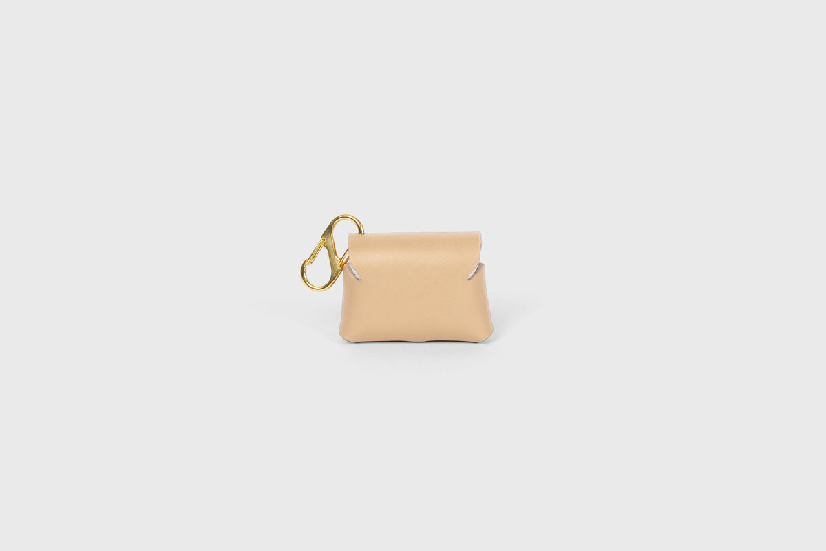 Leather Case Airpods Natural Coloured Pro 1 and 2 generation Atelier Madre Manuel Dreesmann Barcelona 3