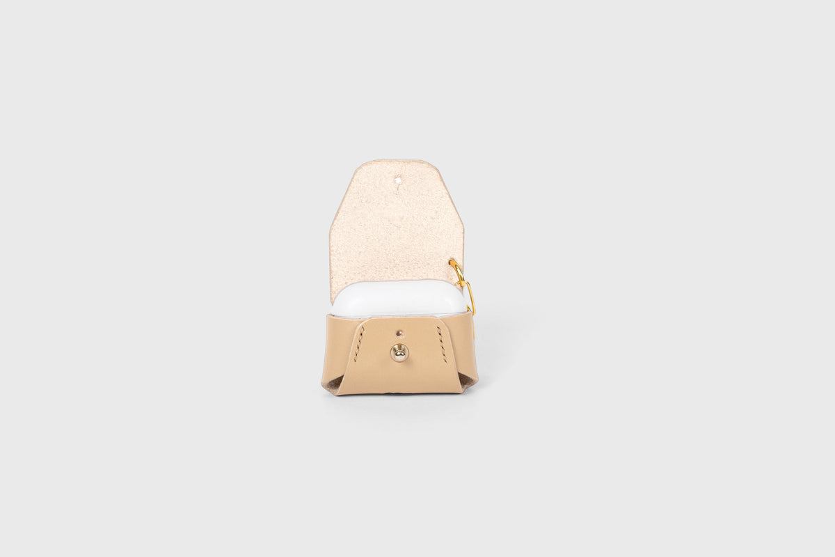 Leather Case Airpods Natural Coloured Pro 1 and 2 generation Atelier Madre Manuel Dreesmann Barcelona 4