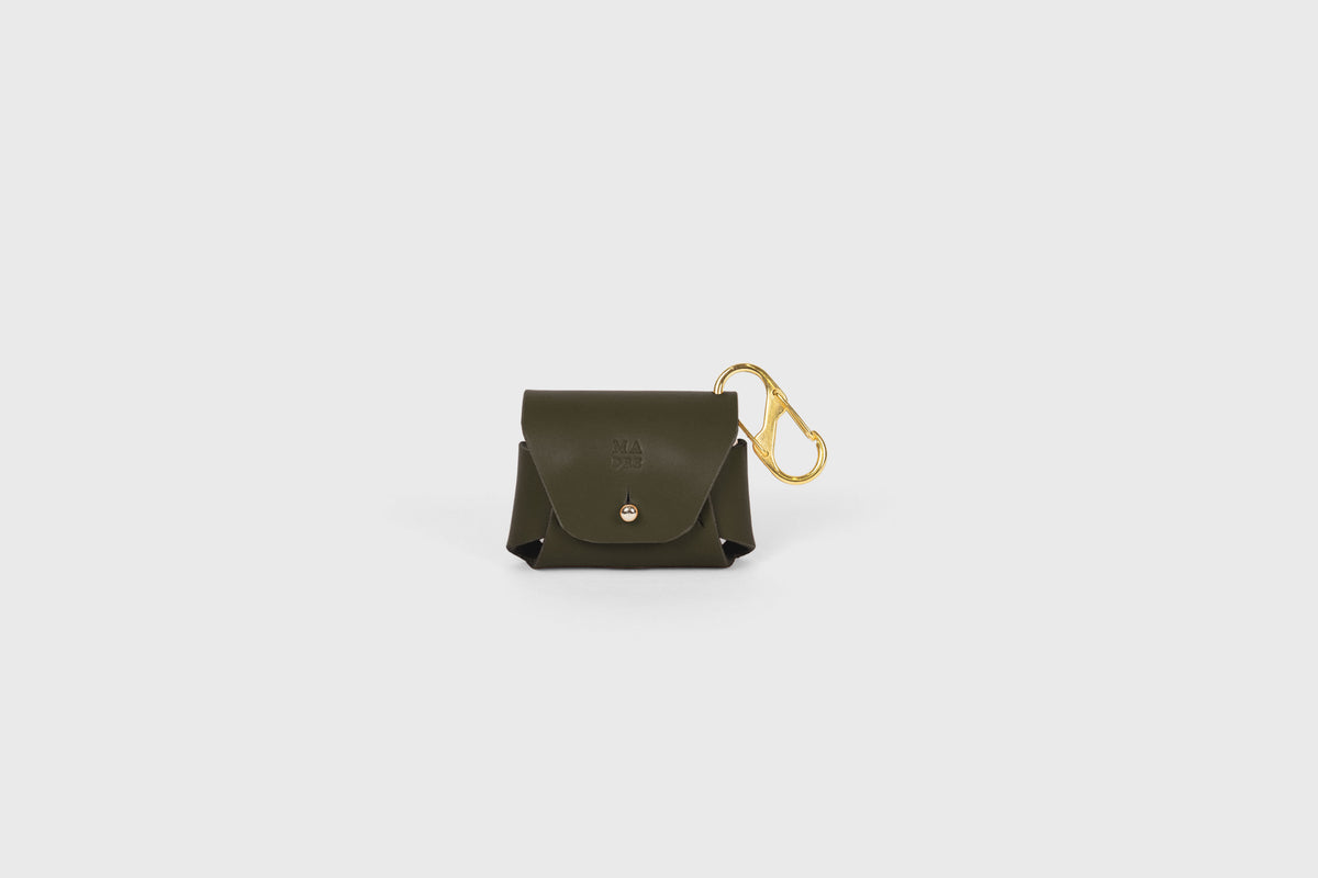 Leather Case Airpods Olive Green Coloured Pro 1 and 2 generation Atelier Madre Manuel Dreesmann Barcelona 1