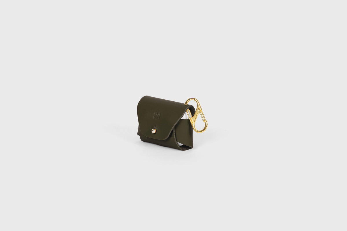 Leather Case Airpods Olive Green Coloured Pro 1 and 2 generation Atelier Madre Manuel Dreesmann Barcelona 2