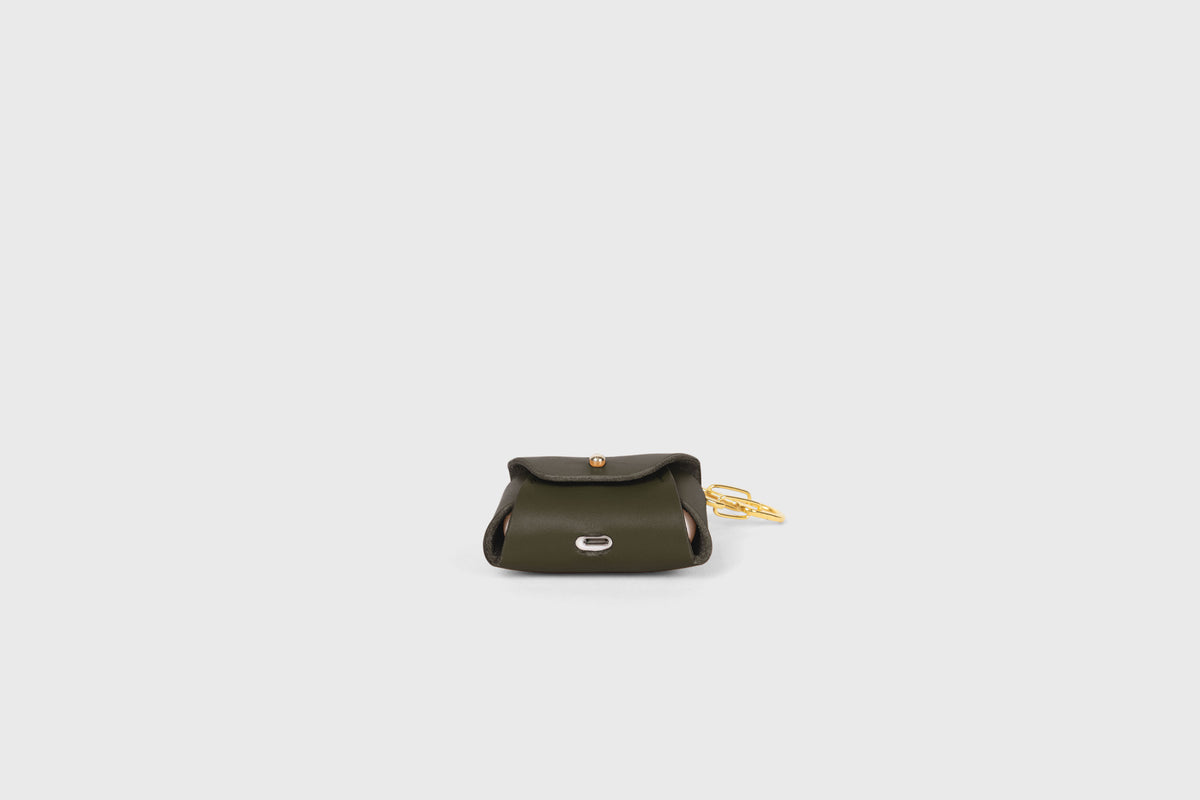 Leather Case Airpods Olive Green Coloured Pro 1 and 2 generation Atelier Madre Manuel Dreesmann Barcelona 5