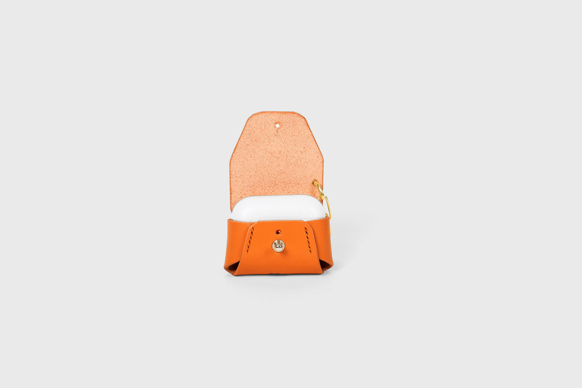 Leather Case Airpods Orange Coloured Pro 1 and 2 generation Atelier Madre Manuel Dreesmann Barcelona 4
