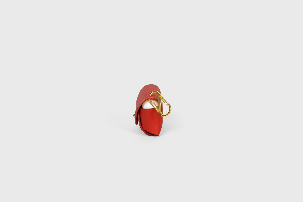 Leather Case Airpods Red Coloured Pro 1 and 2 generation Atelier Madre Manuel Dreesmann Barcelona 6