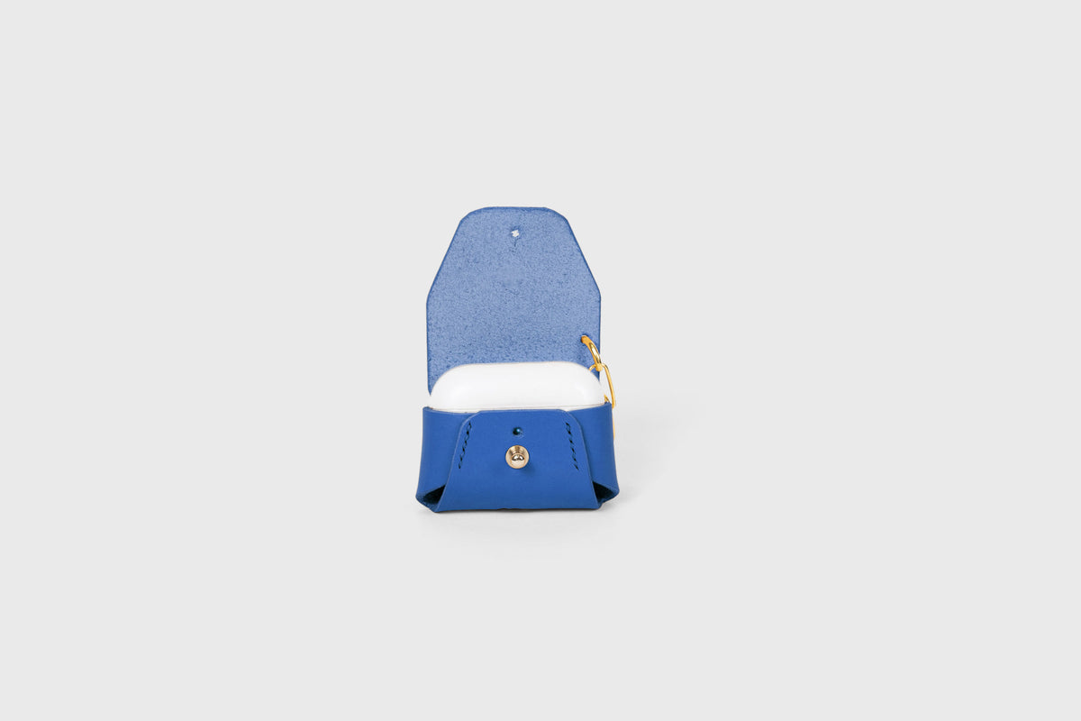 Leather Case Airpods Royal Blue Coloured Pro 1 and 2 generation Atelier Madre Manuel Dreesmann Barcelona 4