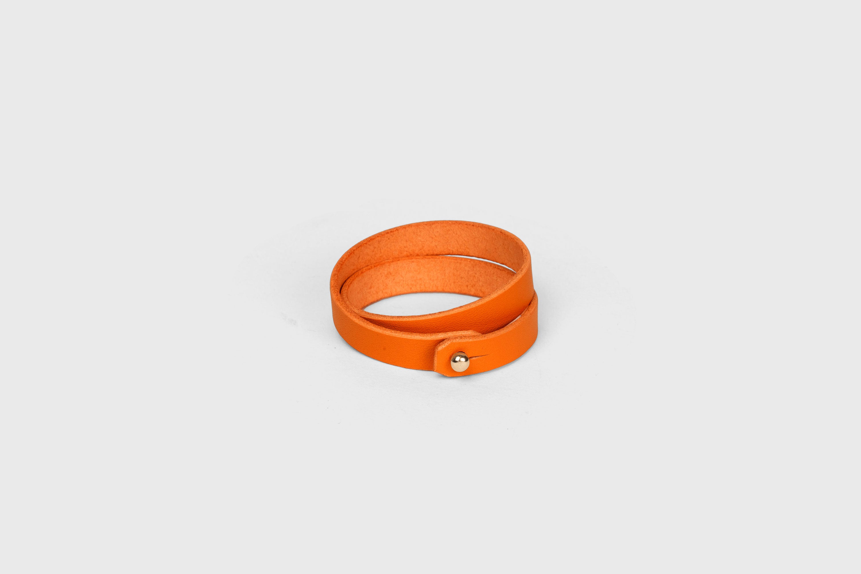 Leather Bracelet Double Orange Full Grain Leather Vegetable Tanned Premium Gold Handcrafted Minimalistic Design Atelier Madre Manuel Dreesmann Barcelona