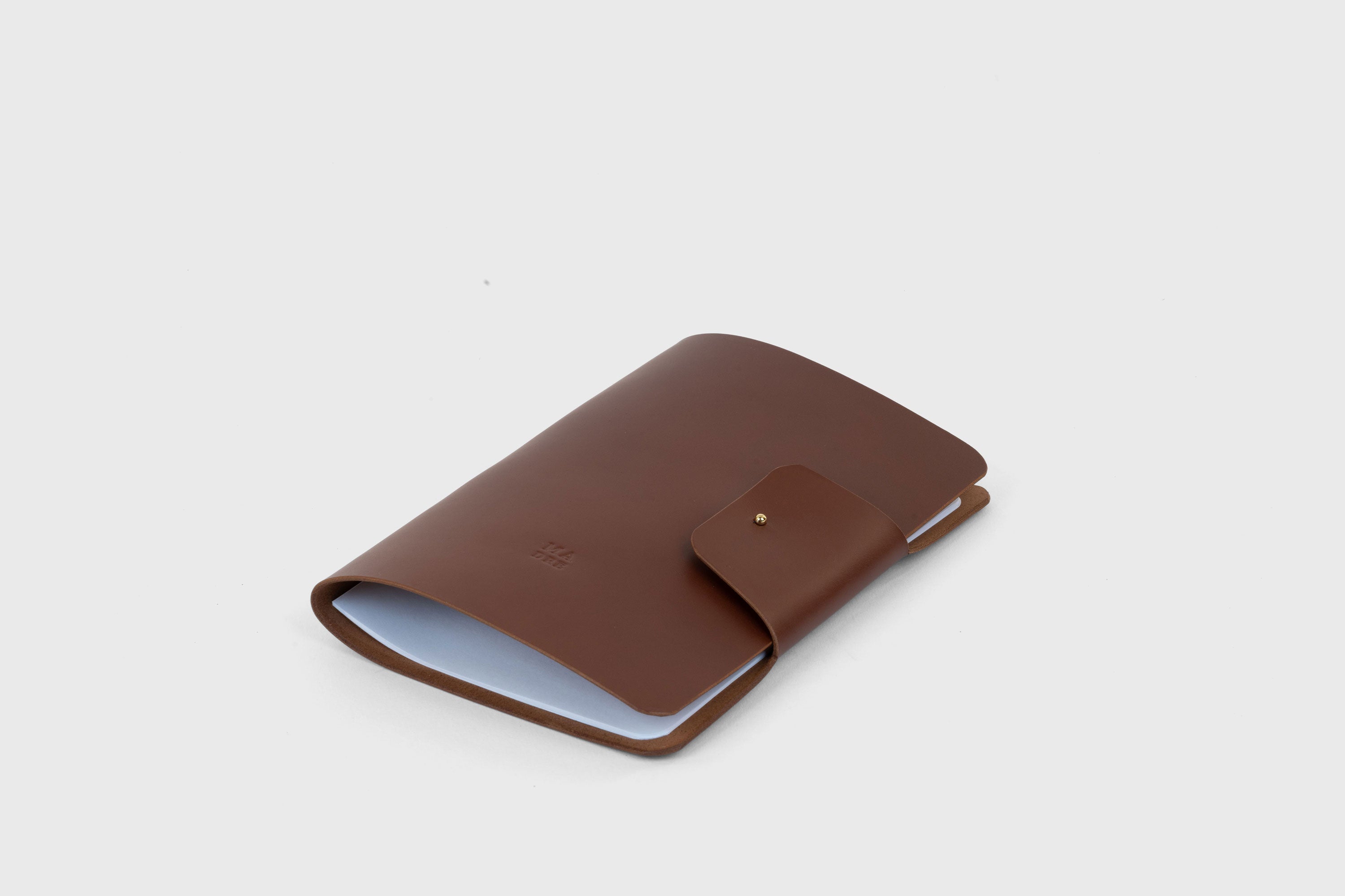 Journal Leather Dark Brown A5 Paper Notebook Sketchbook Refillable Modern Minimalist Designer Luxury Quality Handcrafted Full Grain Vegetable Tanned Atelier Madre Manuel Dreesmann Barcelona Spain