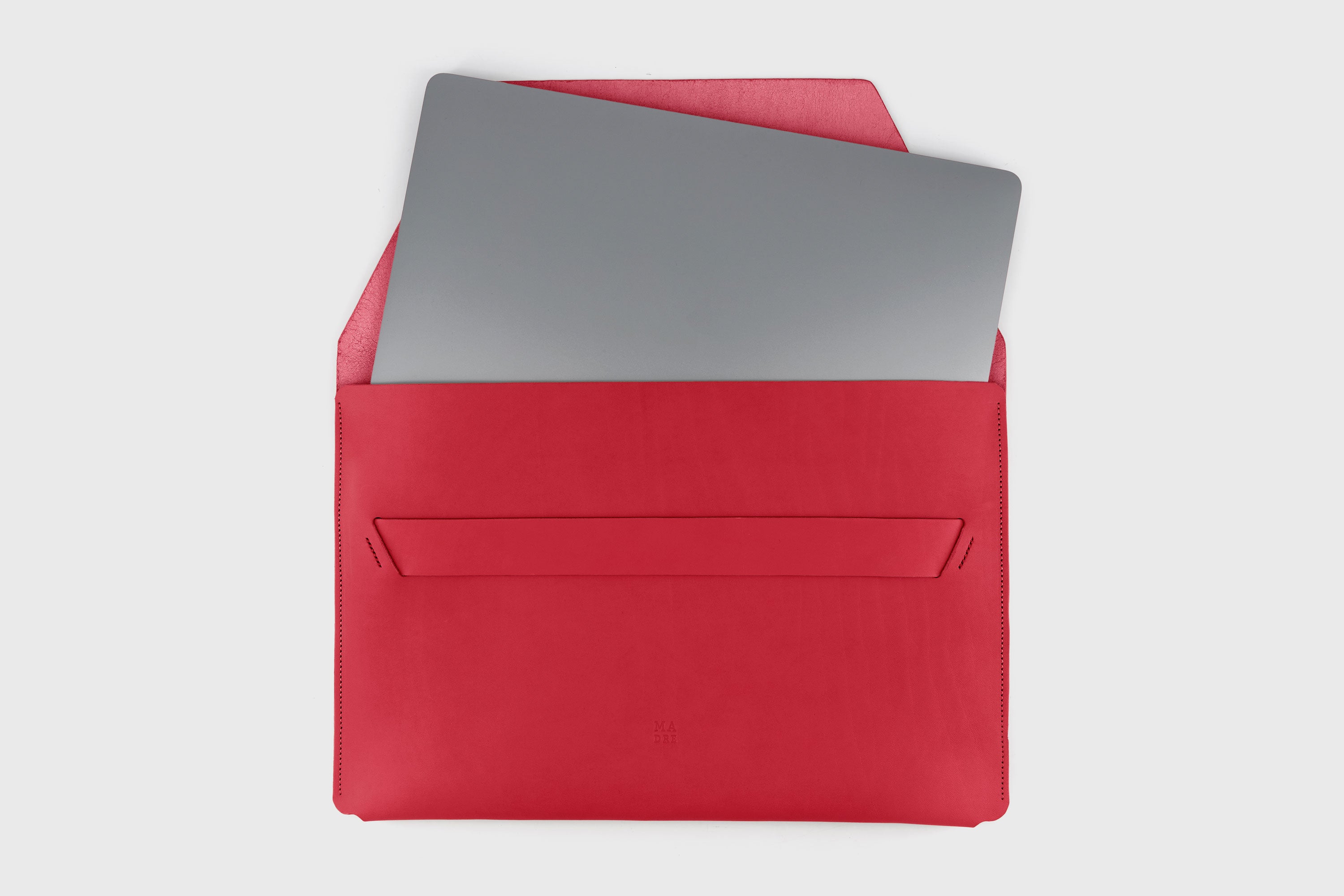 Leather Sleeve For MacBook Pro Air Red Color Full Grain Vegetable Tanned Leather Modern Minimalist Design Premium Quality Protection Business Sleek Atelier Madre Manuel Dreesmann Barcelona Spain