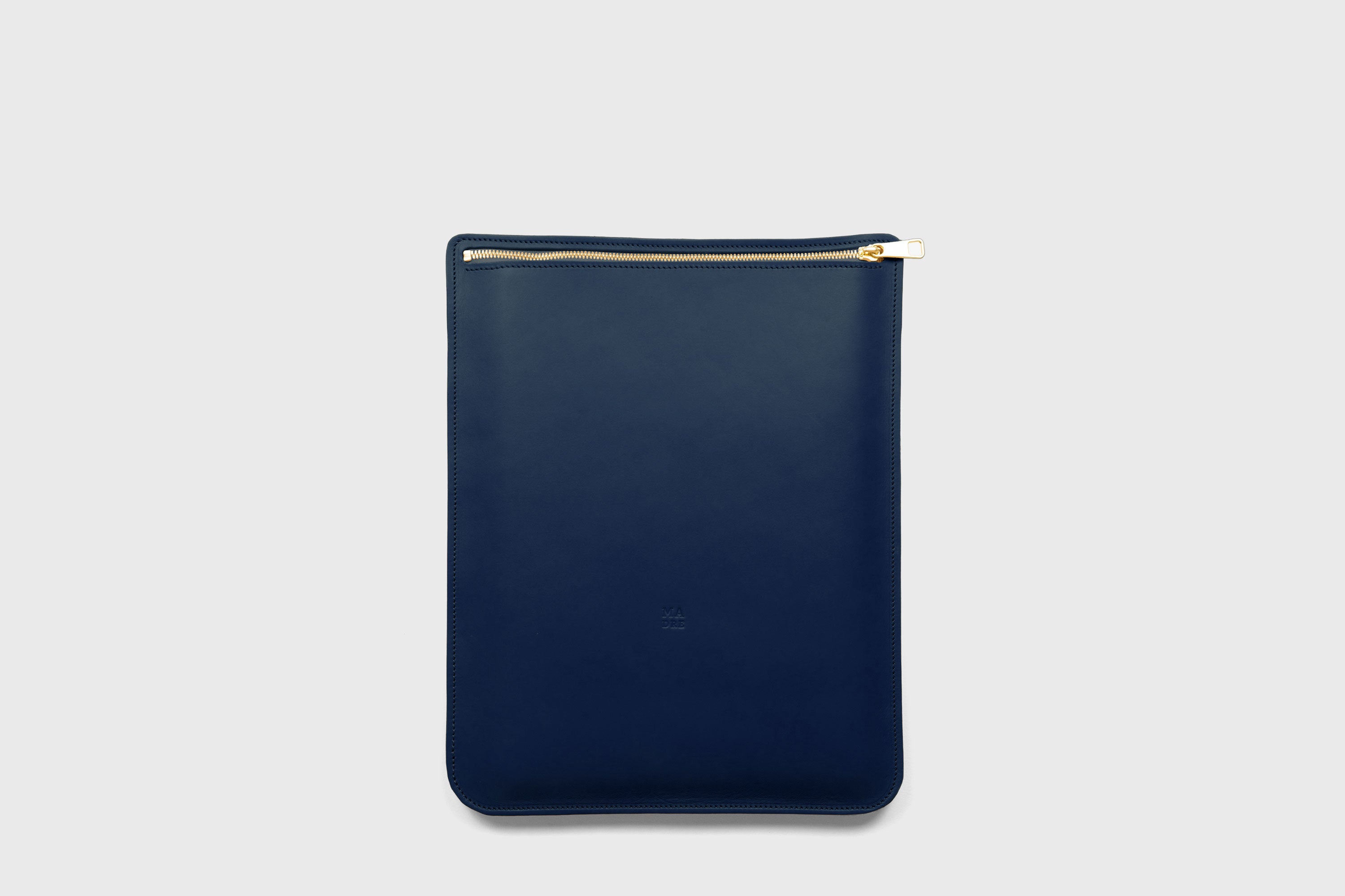Leather Sleeve For MacBook Zipper Marine Blue Color Vertical Protection Case High Quality Premium Minimalist Modern Design Full Grain Vegetable Tanned Leather Atelier Madre Manuel Dreesmann Barcelona Spain