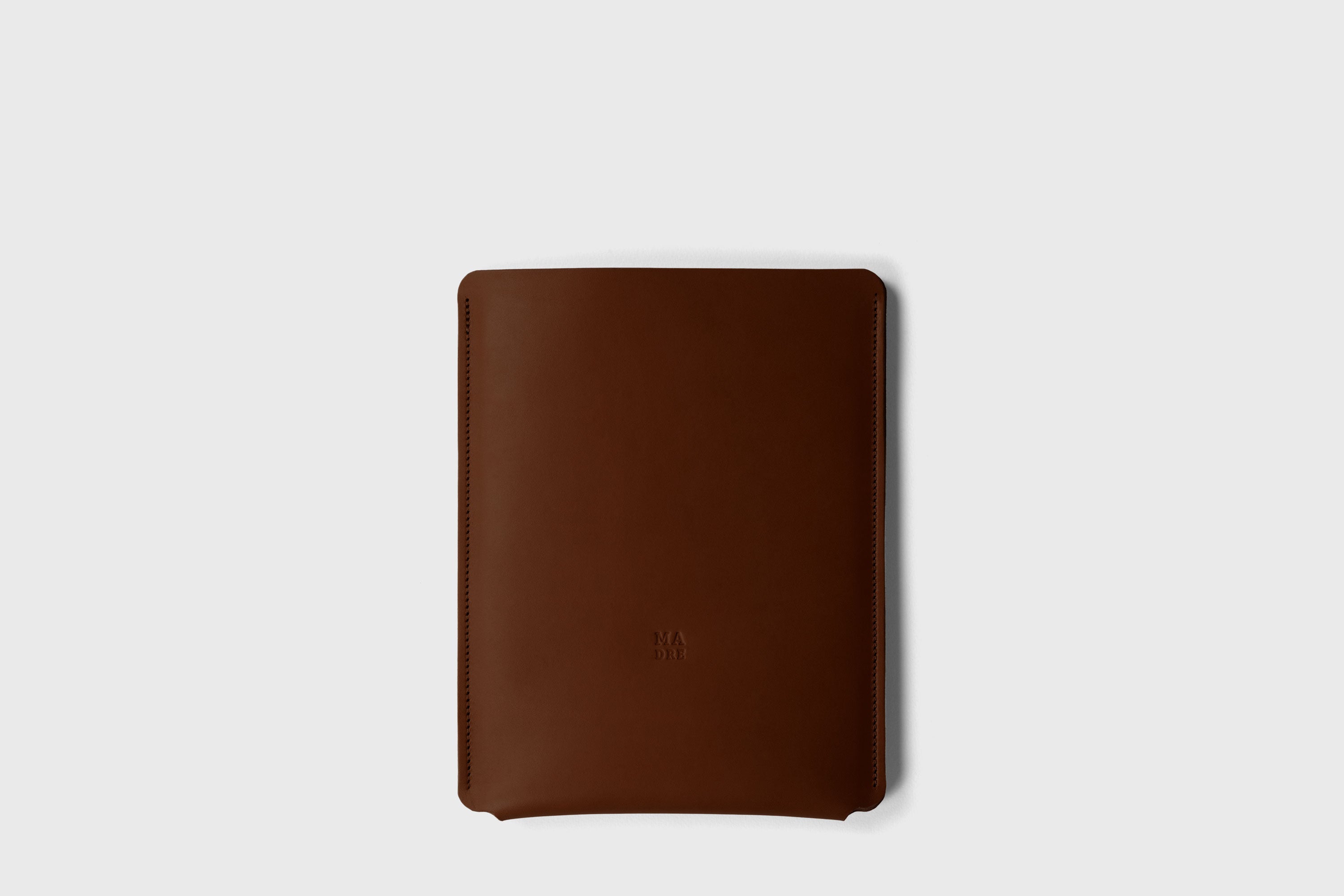 Leather Slip Sleeve For iPad Dark Brown Color Premium Handcrafted Quality Full Grain Vegetable Tanned Leather Minimalistic Modern Independent Designer Atelier Madre Manuel Dreesmann Barcelona Spain