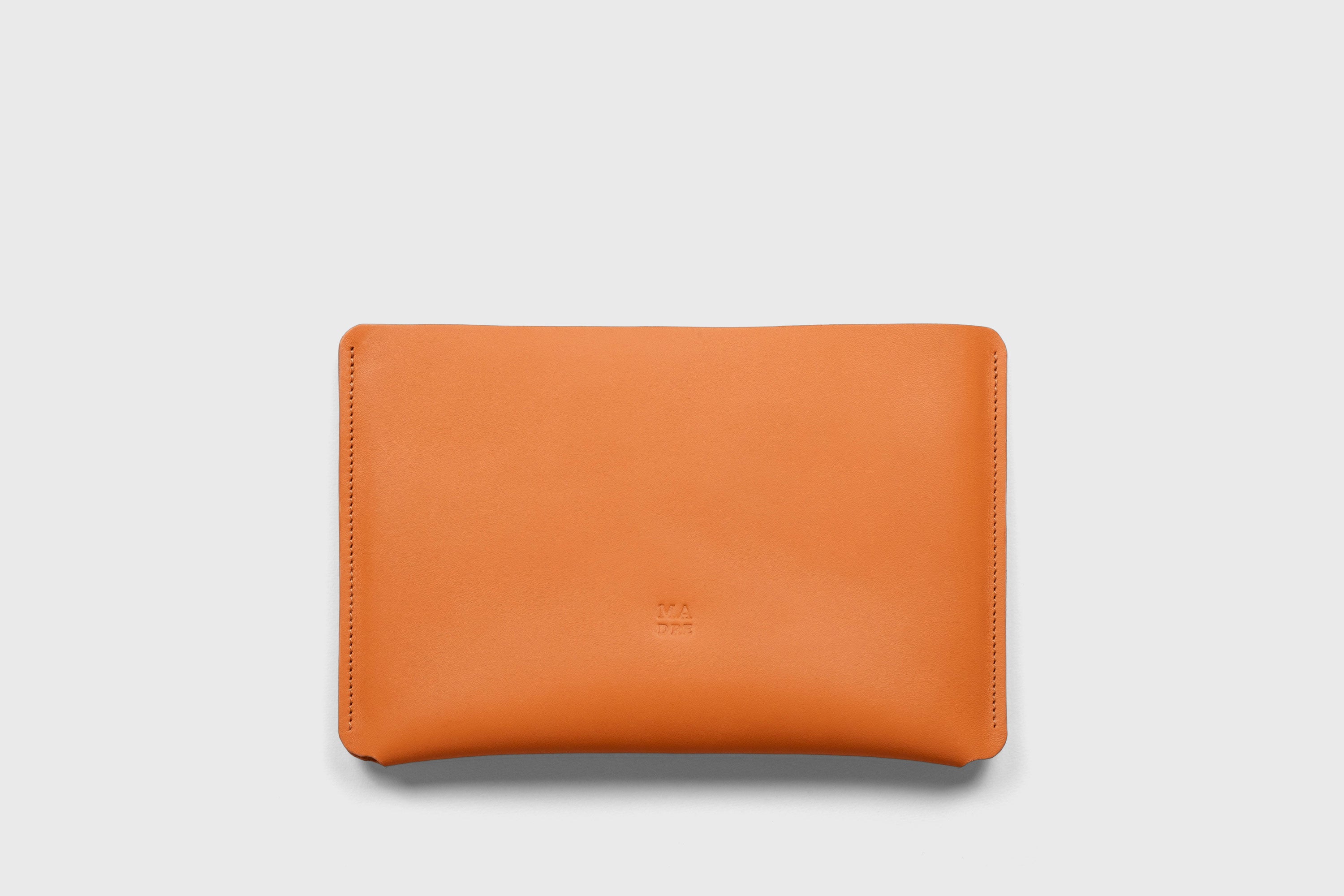Leather Sleeves for iPad Horizontal Orange Color High Quality Premium Minimalist Modern Design Full Grain Vegetable Tanned Leather Protection Luxury Atelier Madre Manuel Dreesmann Barcelona Spain