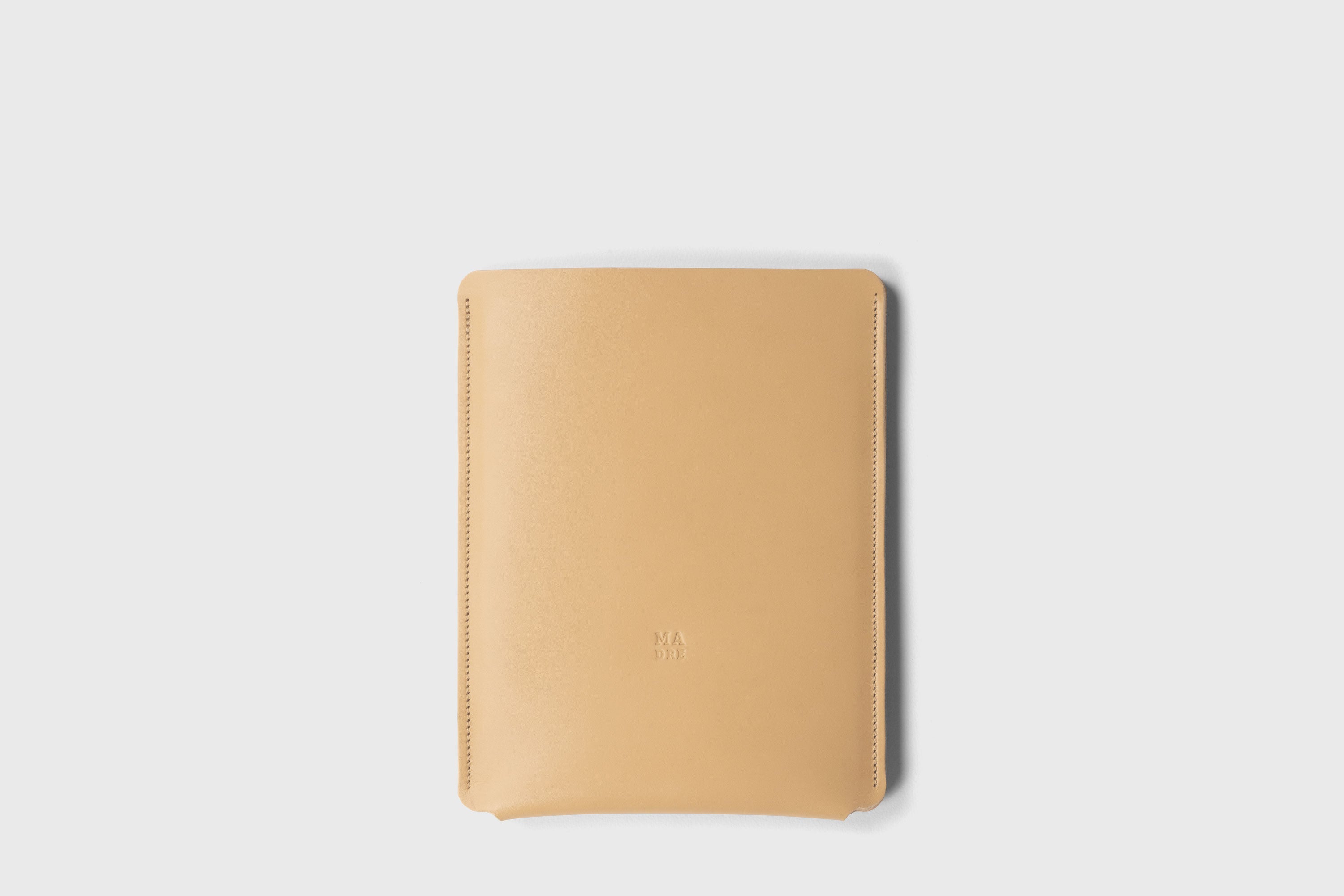 Leather Slip Sleeve For iPad Natural Color Premium Handcrafted Quality Full Grain Vegetable Tanned Leather Minimalistic Modern Independent Designer Atelier Madre Manuel Dreesmann Barcelona Spain