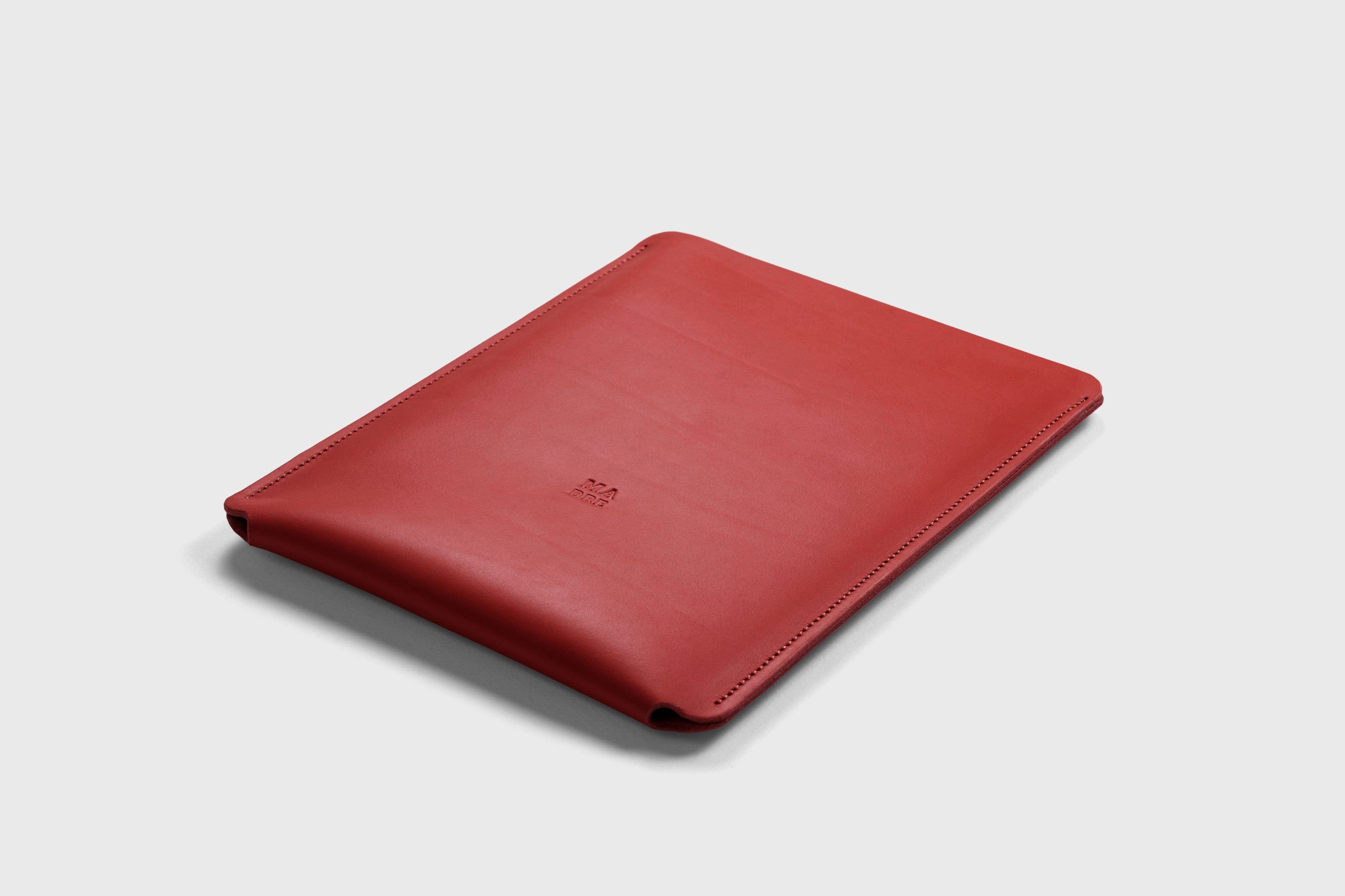 Leather Slip Sleeve For iPad Red Color Premium Handcrafted Quality Full Grain Vegetable Tanned Leather Minimalistic Modern Independent Designer Atelier Madre Manuel Dreesmann Barcelona Spain