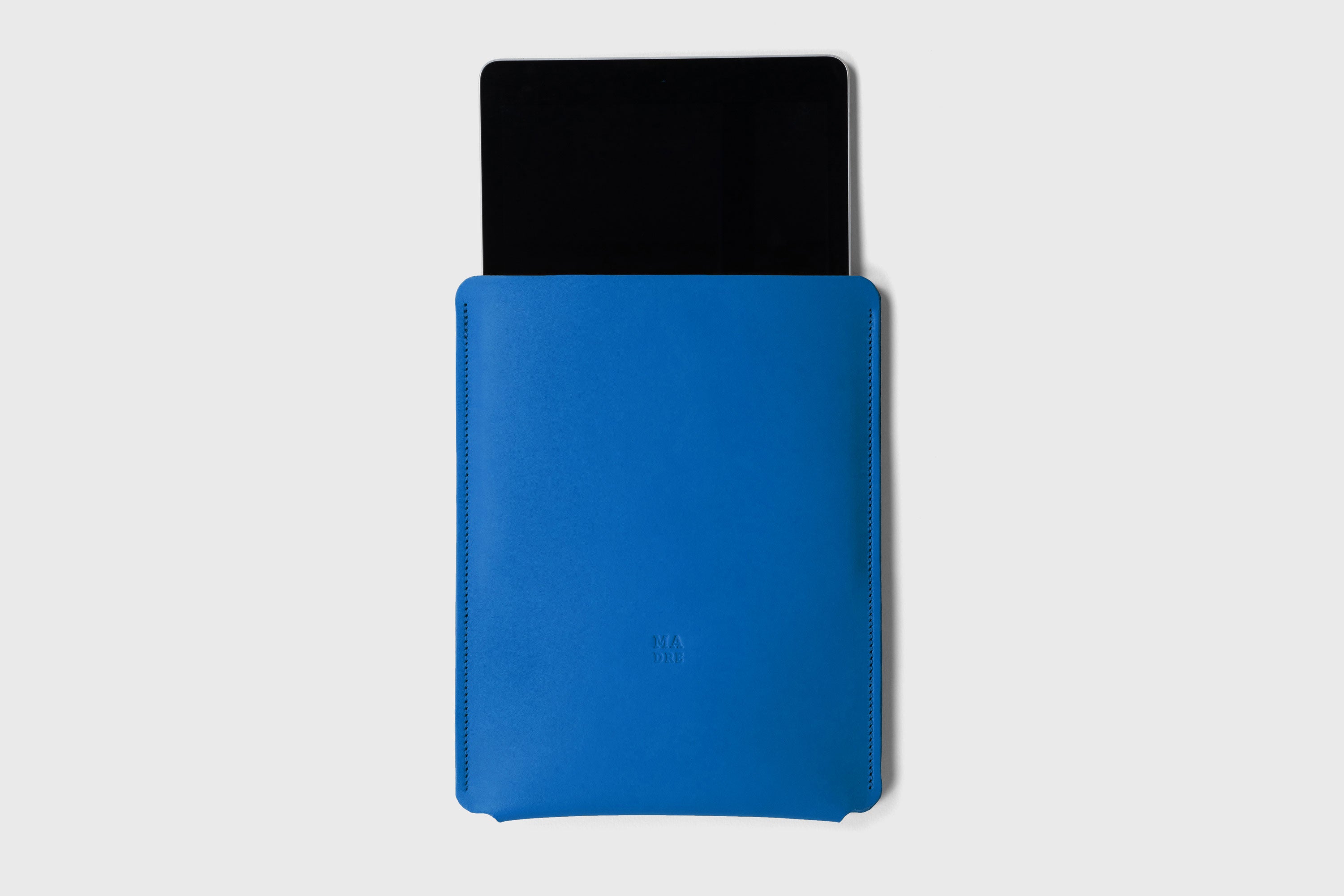 Leather Slip Sleeve For iPad Royal Blue Color Premium Handcrafted Quality Full Grain Vegetable Tanned Leather Minimalistic Modern Independent Designer Atelier Madre Manuel Dreesmann Barcelona Spain