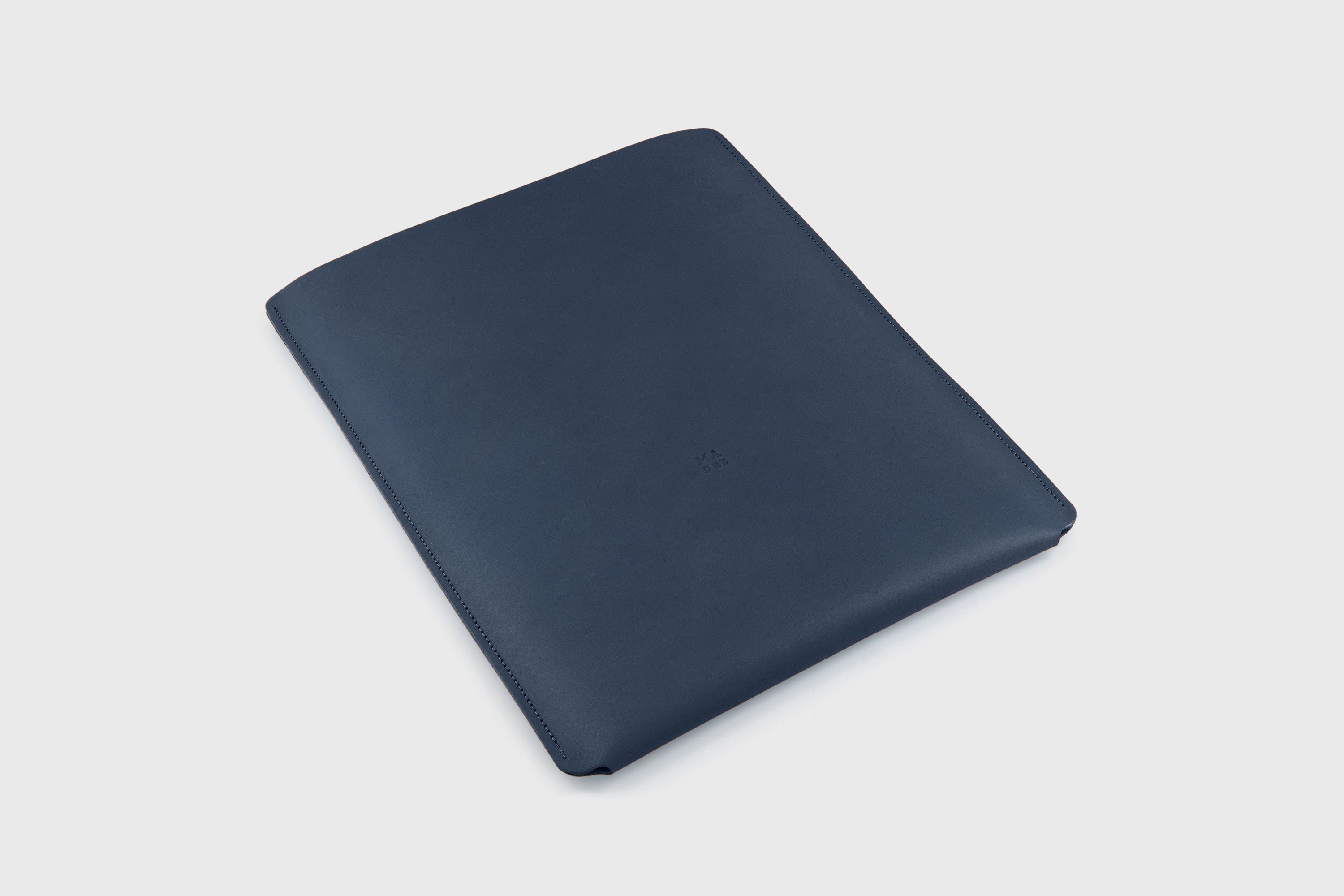 Leather Slip Sleeve For MacBook Vertical Marine Blue Color High Quality Full Grain Vegetable Tanned Leather Independent Modern Minimalist Designer Sleek Atelier Madre Manuel Dreesmann Barcelona Spain