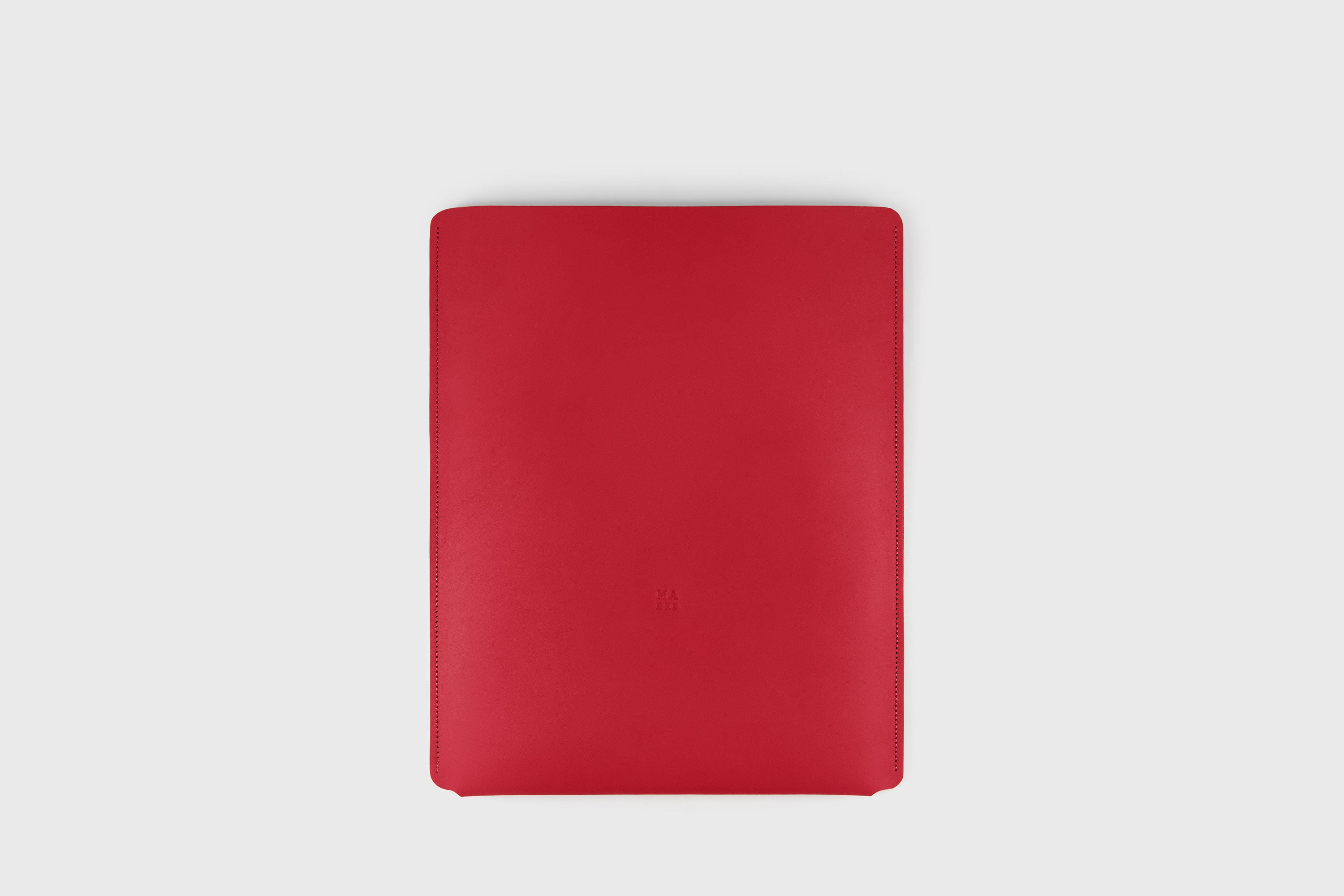 Leather Slip Sleeve For MacBook Vertical Red Color High Quality Full Grain Vegetable Tanned Leather Independent Modern Minimalist Designer Sleek Atelier Madre Manuel Dreesmann Barcelona Spain
