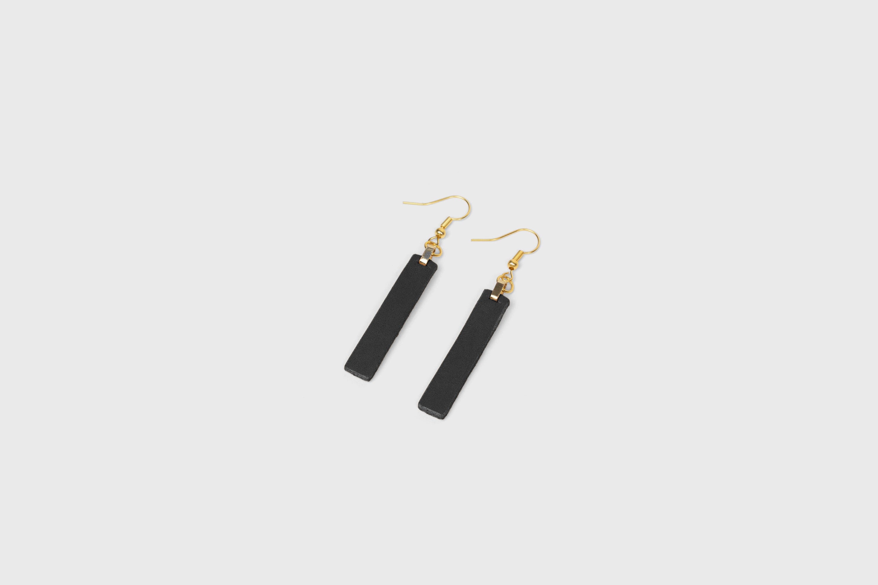 Lia Earrings Leather In Black Color Vegetable Tanned Leather Atelier Madre Manuel Dreesmann Barcelona Spain