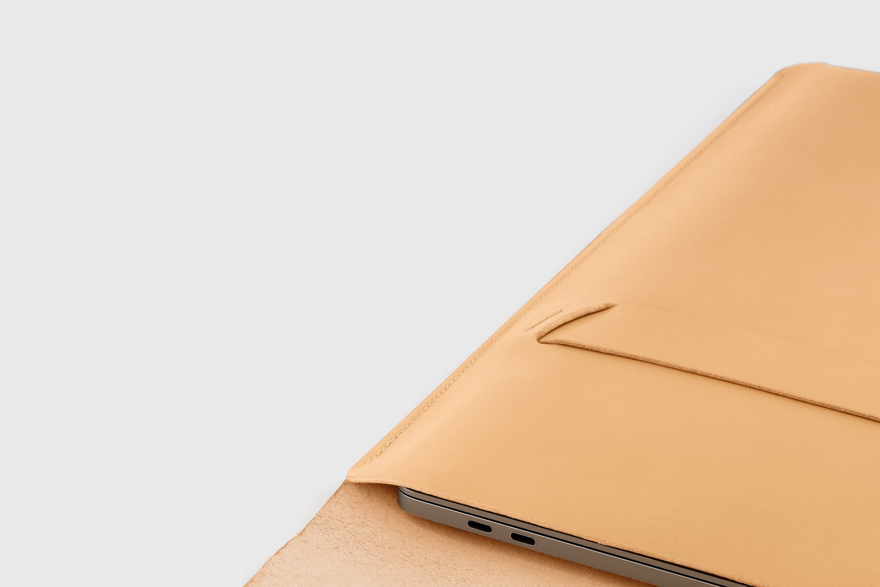 Leder Hülle für MacBook Vertikal