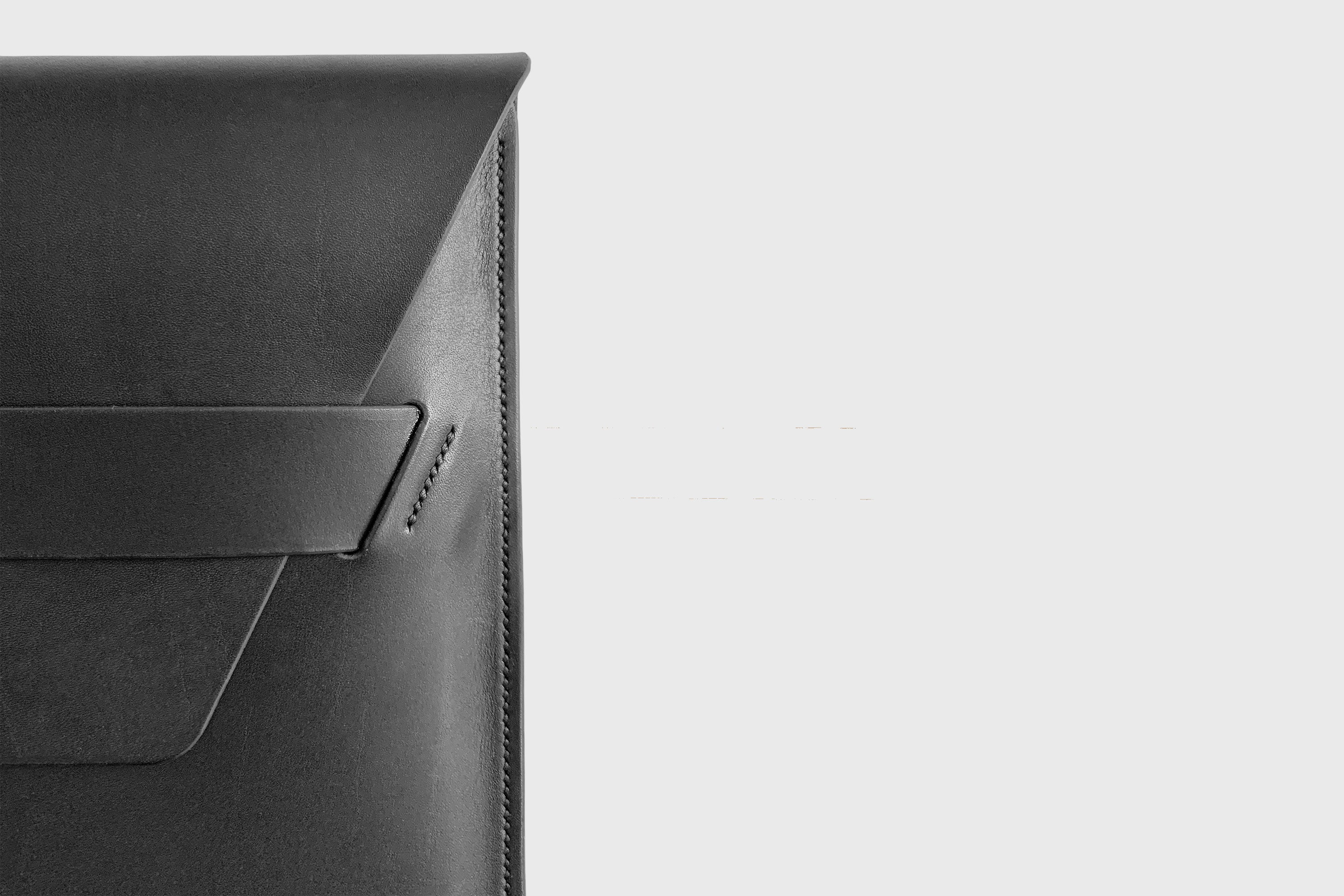 MacBook Pro 14 Inch Leather Sleeve Black Case Real Sustainable Leather Premium Quality Handmade Minimalistic Designer Manuel Dreesmann Atelier Madre Barcelona Spain