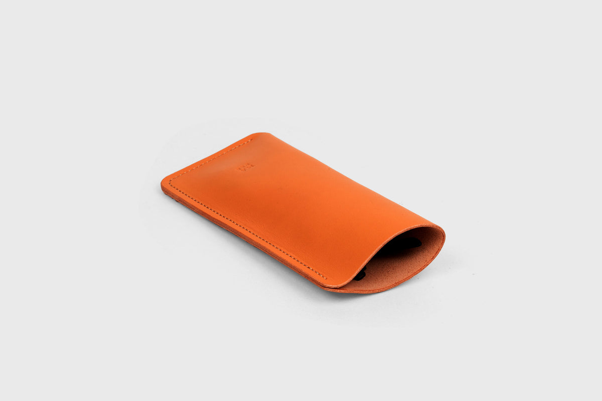 Maria Glasses Case Orange Color Leather Atelier Madre Manuel Dreesmann Barcelona Spain 3