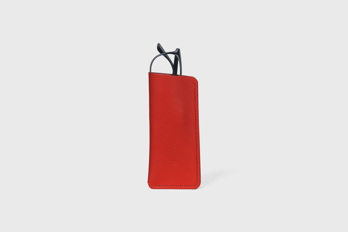 Maria Glasses Case Red Color Leather Atelier Madre Manuel Dreesmann Barcelona Spain 2