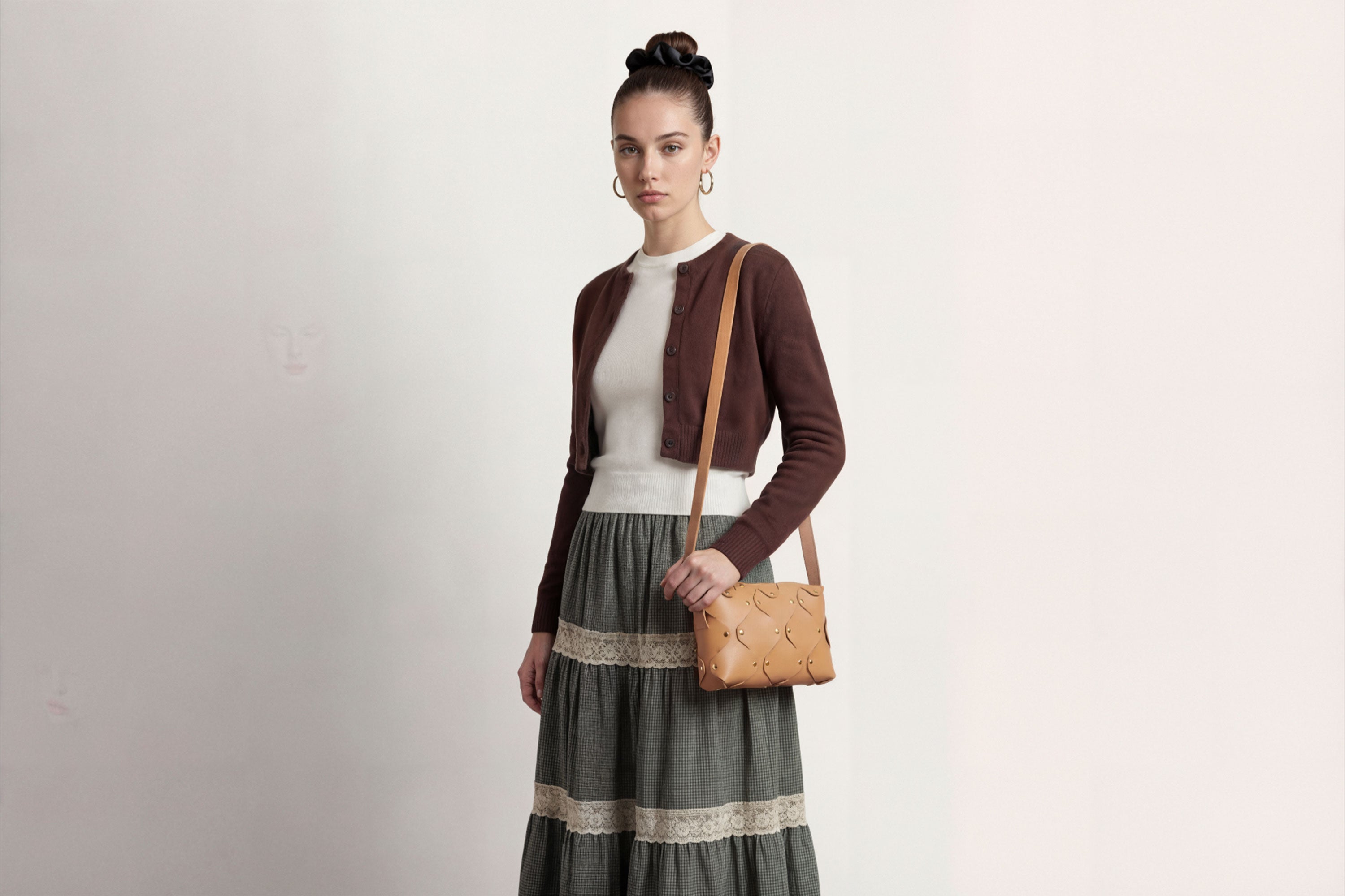 Marlin Leather Bag Brown On A Woman Model Quality Brass Rivet Designer Minimal Square Zipper Pouch Crossbody Handbag Clutch Shoulder Atelier Madre Manuel Dreesmann Barcelona